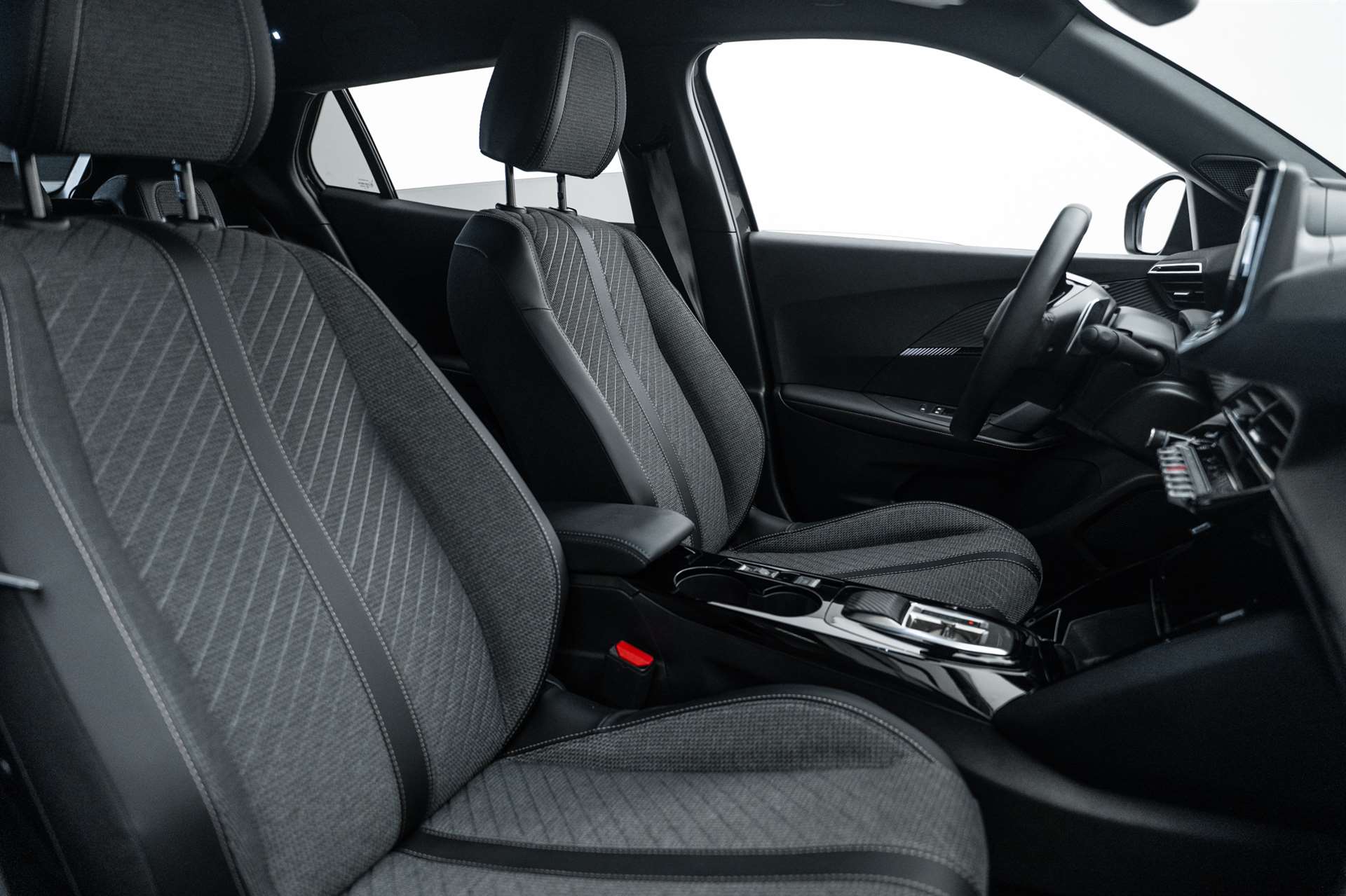 PEUGEOT 2008 1.2 PureTech Allure Premium Automat-image-11