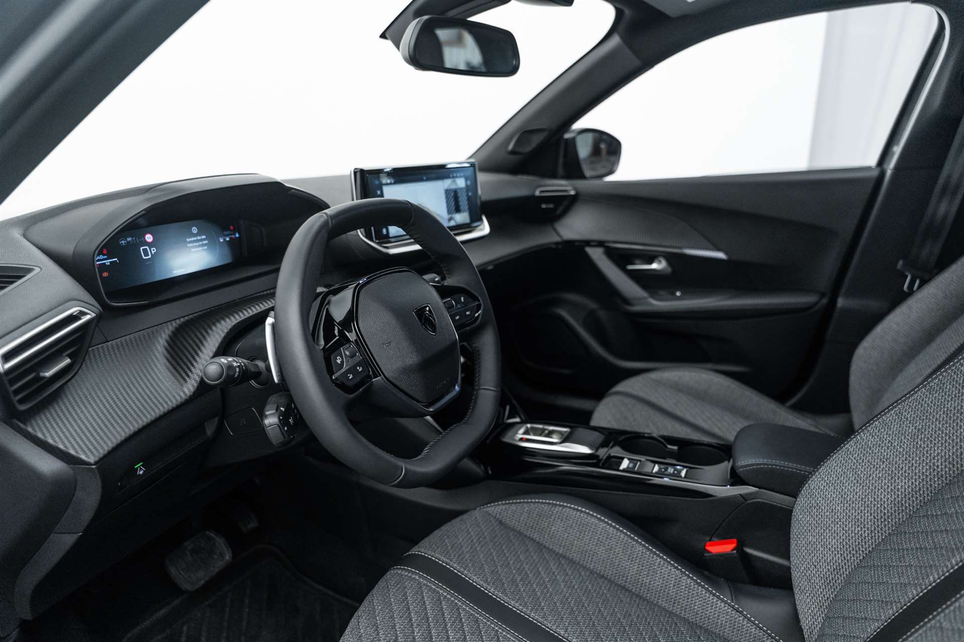 PEUGEOT 2008 1.2 PureTech Allure Premium Automat-image-7