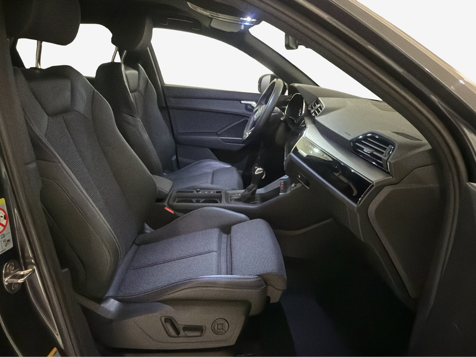 AUDI Q3 Sportback 35 TFSI S line Attraction S-tronic-image-14