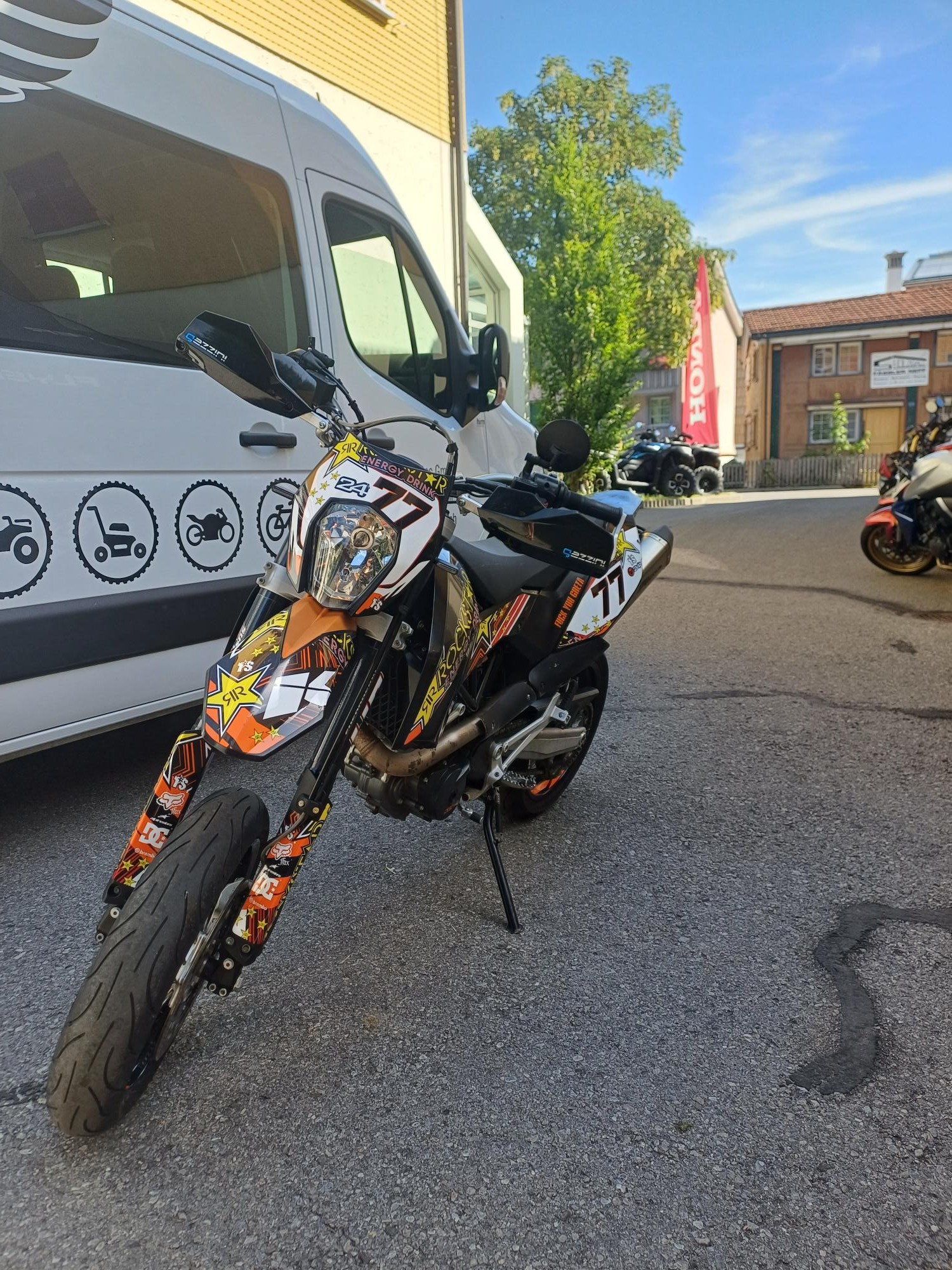 KTM 690 SM-image-5