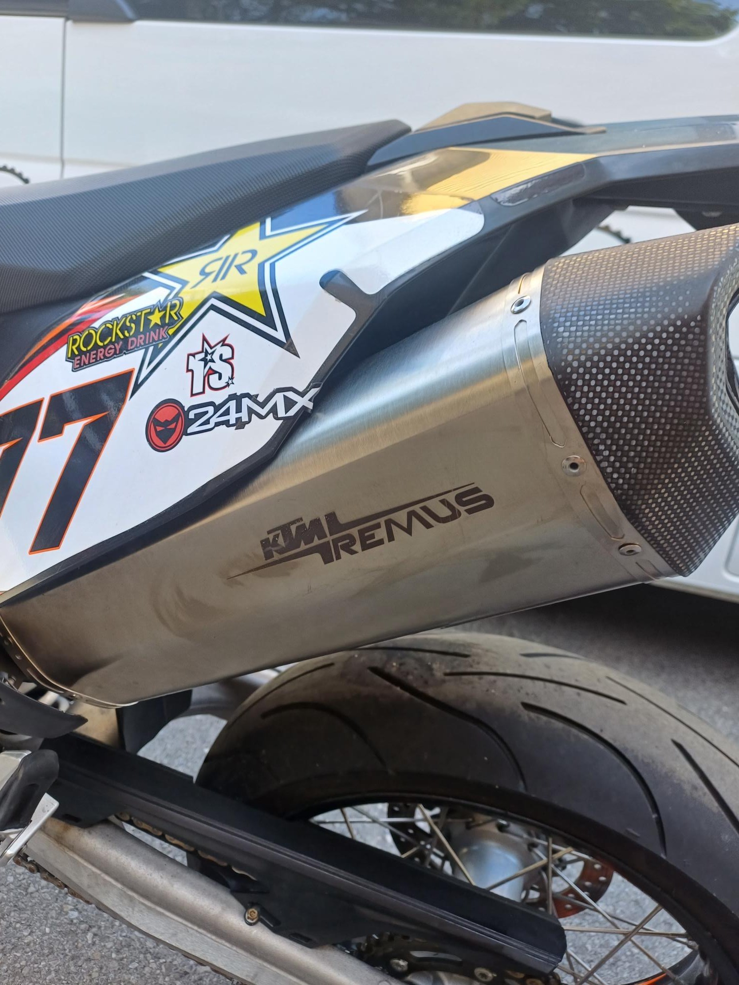 KTM 690 SM-image-8