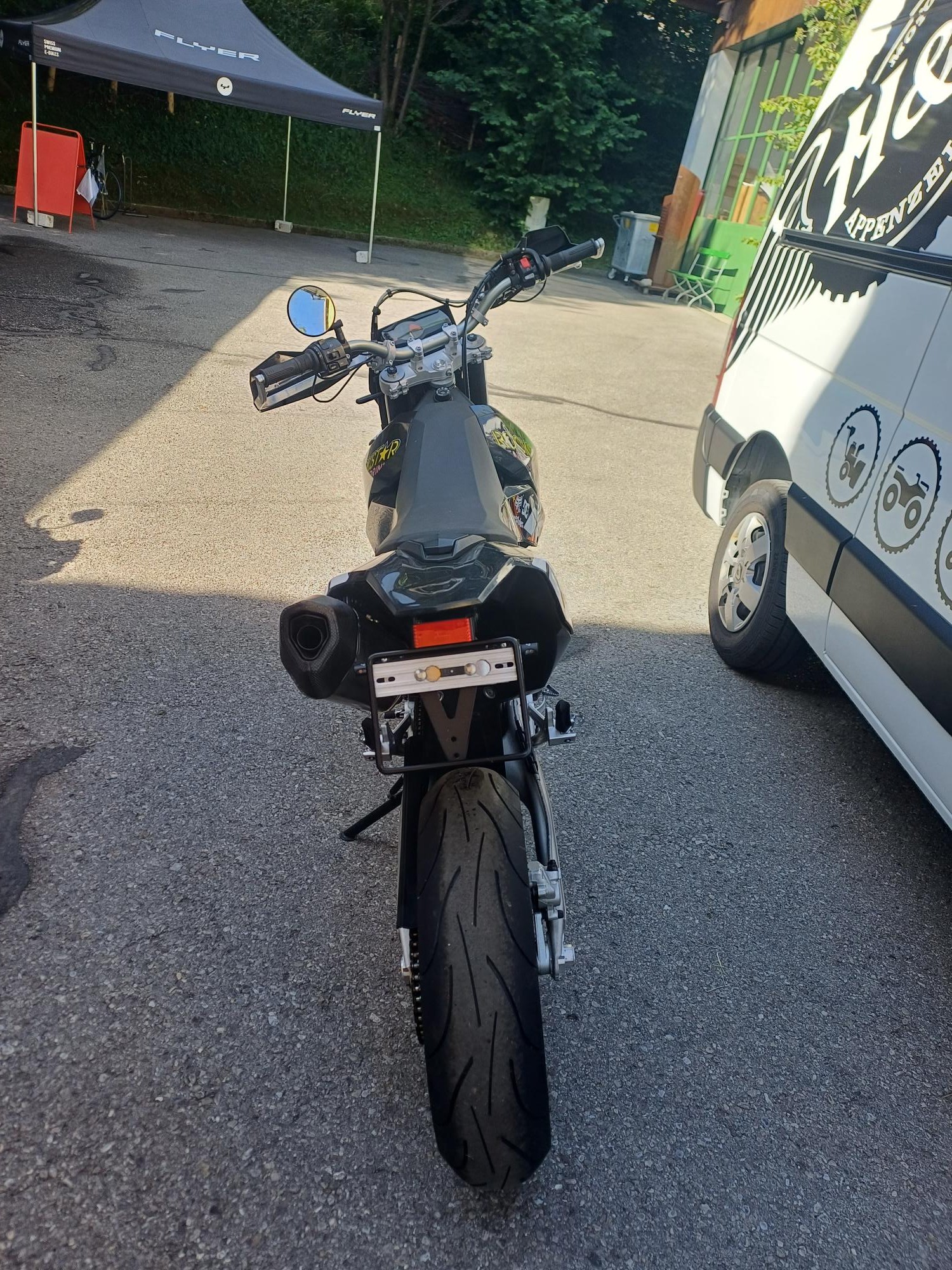 KTM 690 SM-image-3