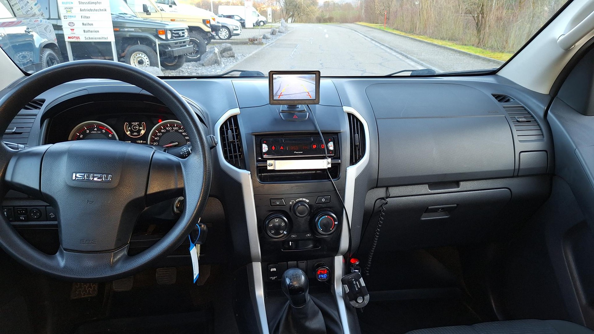 ISUZU D-MAX 1.9 Crew Cab Planet 4x4-image-5