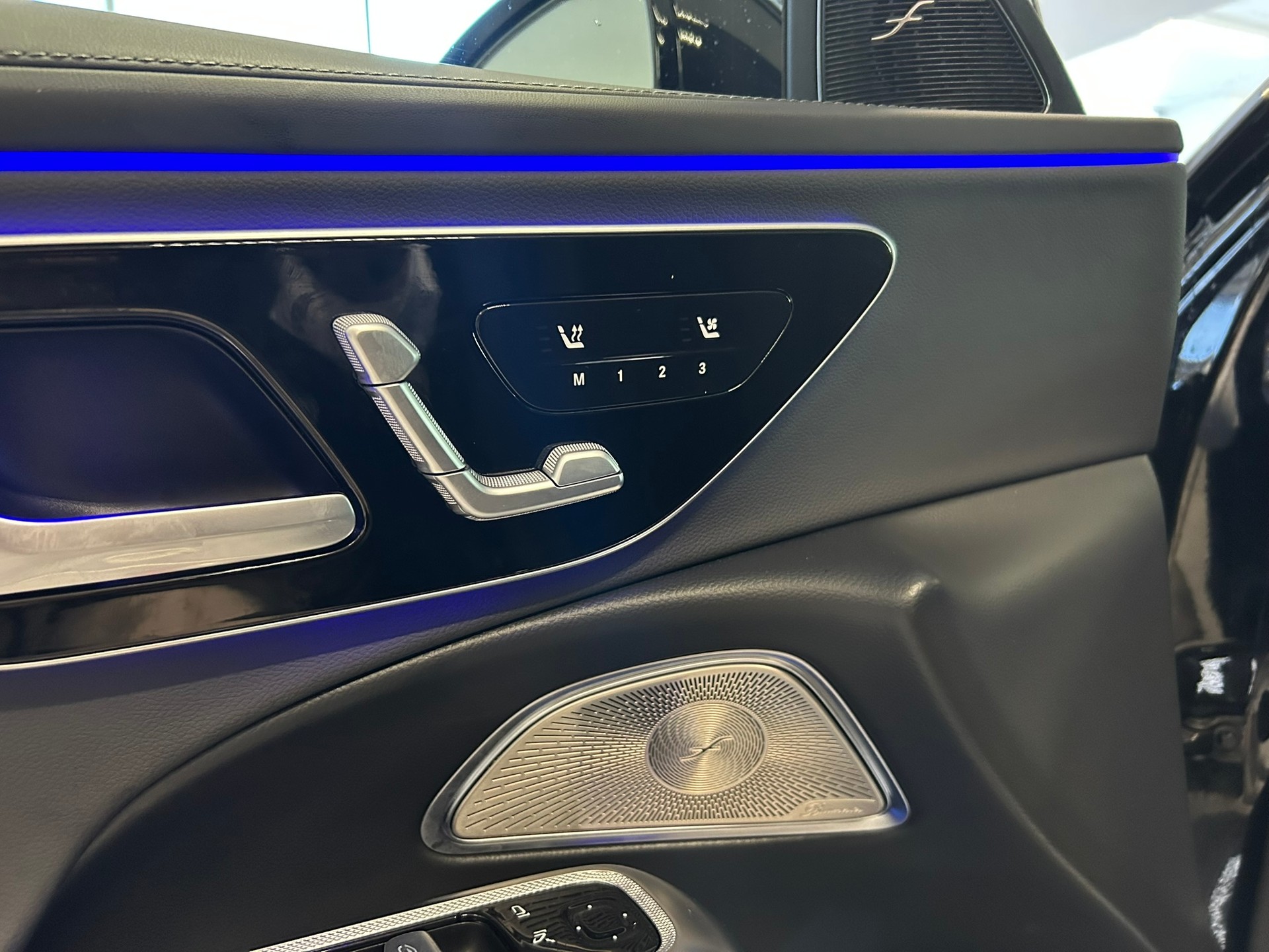MERCEDES-BENZ E 200 T 9G-Tronic 4Matic AMG Line-image-18