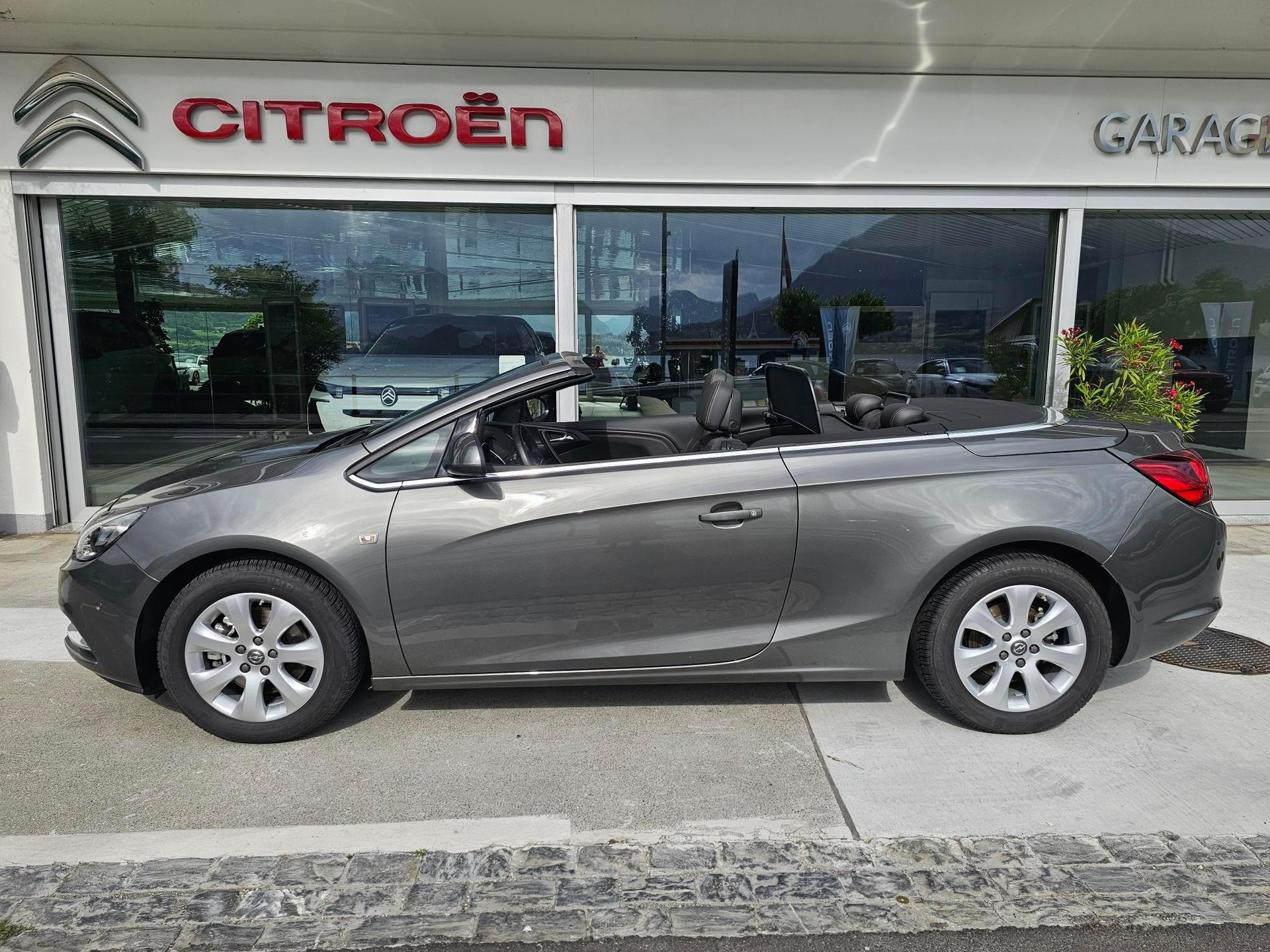 OPEL Cascada 1.6 T eTEC Cosmo-image-2