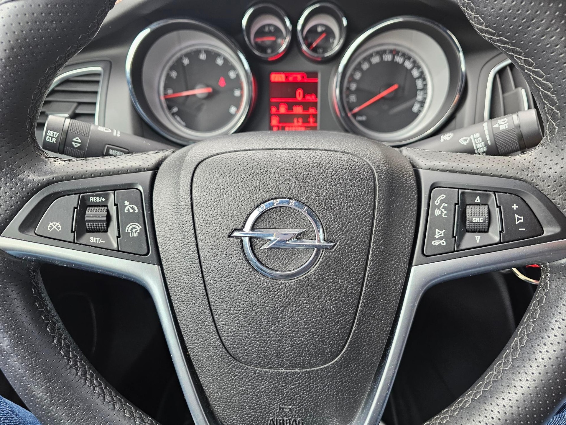 OPEL Cascada 1.6 T eTEC Cosmo-image-13
