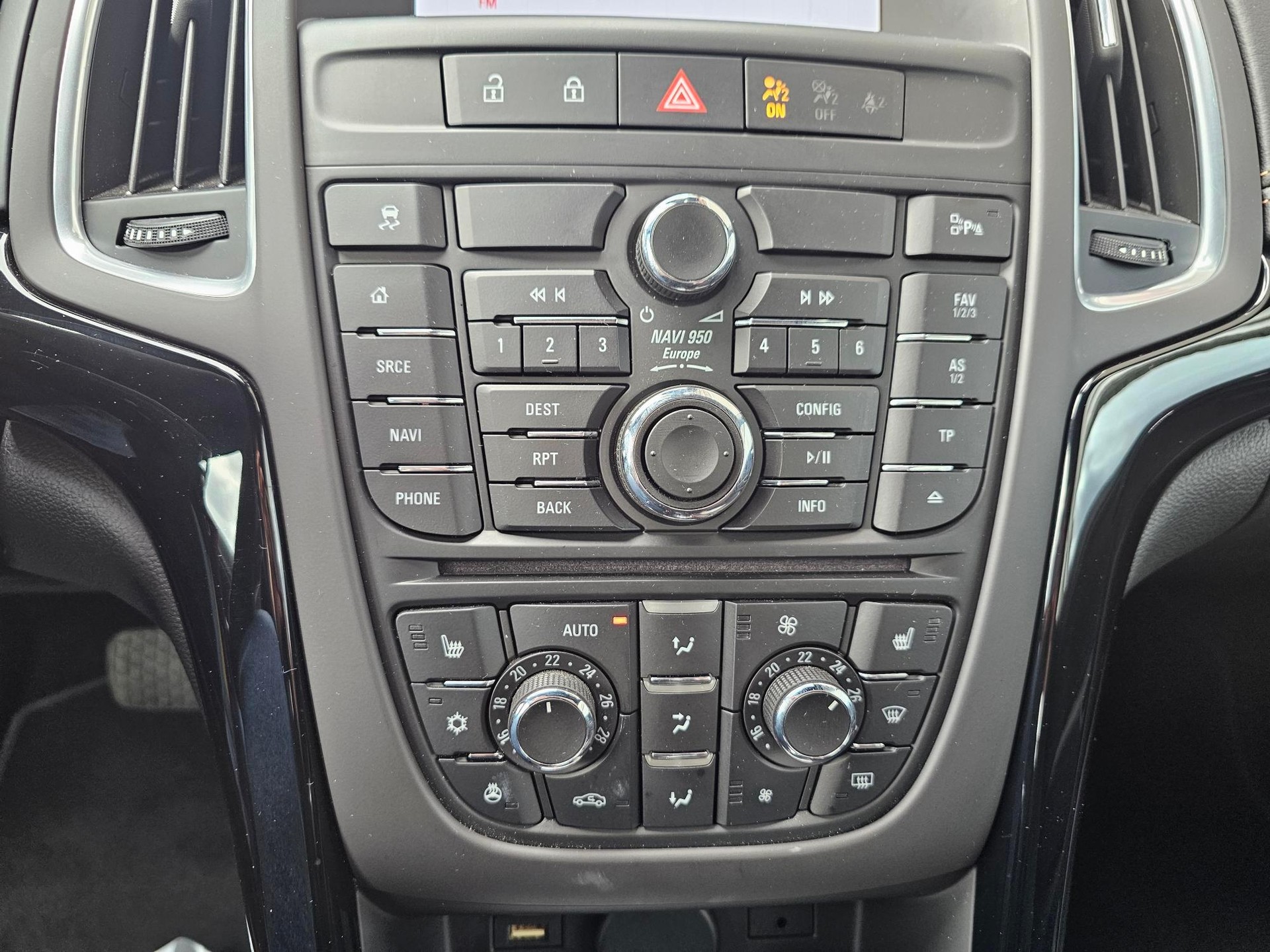 OPEL Cascada 1.6 T eTEC Cosmo-image-15