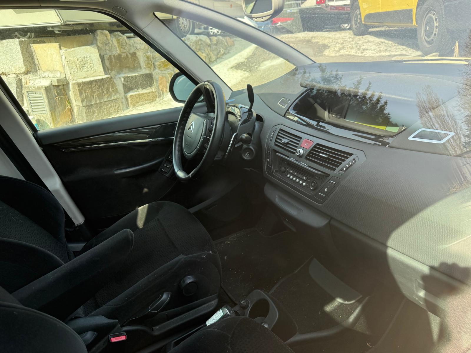 CITROEN C4 Picasso 1.6i 16V THP Exclusive Automatic-image-7