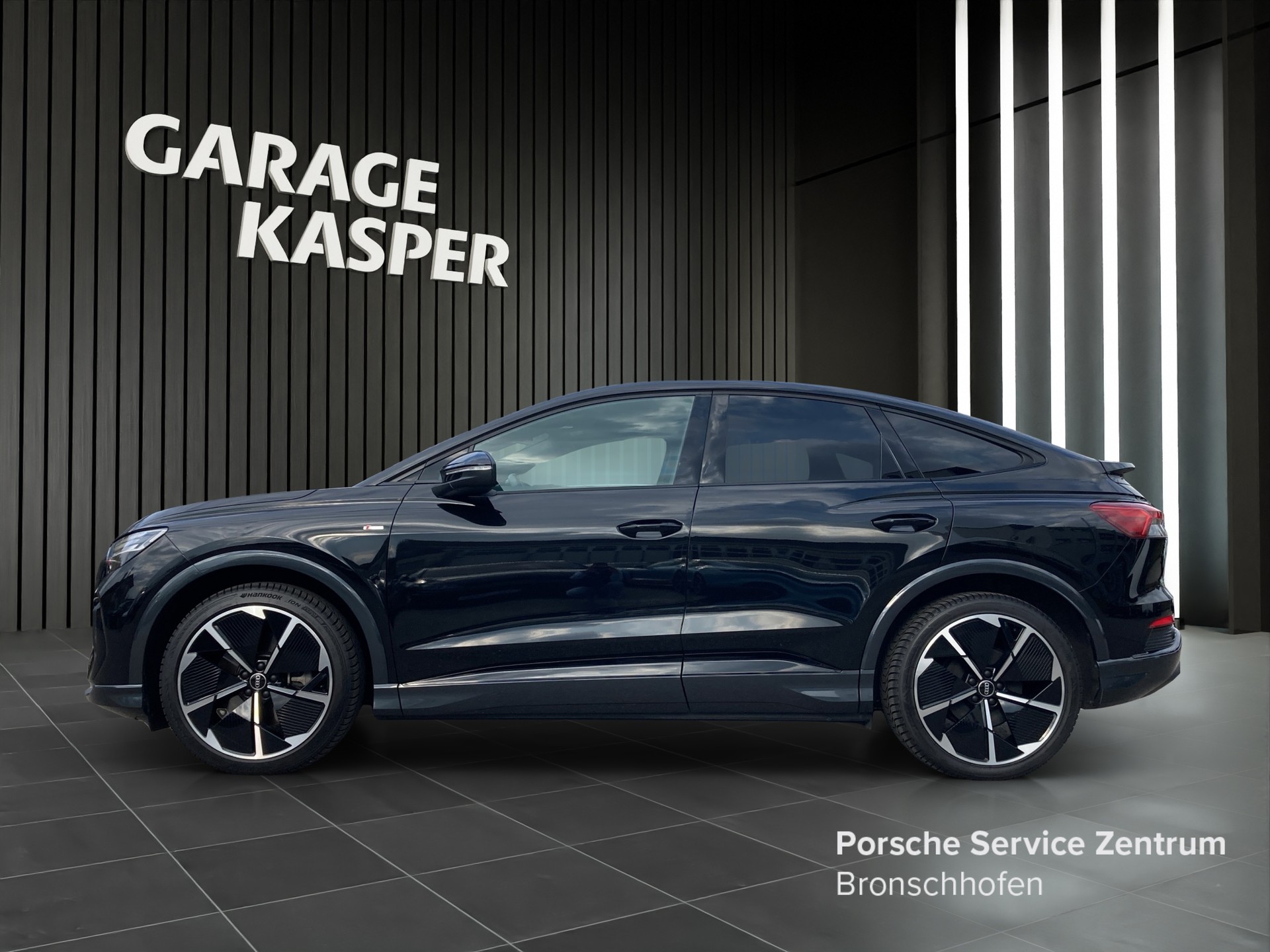 AUDI Q4 e-tron Sportback 50 quattro-image-1