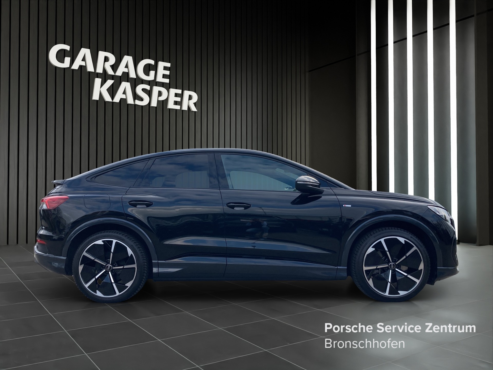 AUDI Q4 e-tron Sportback 50 quattro-image-5