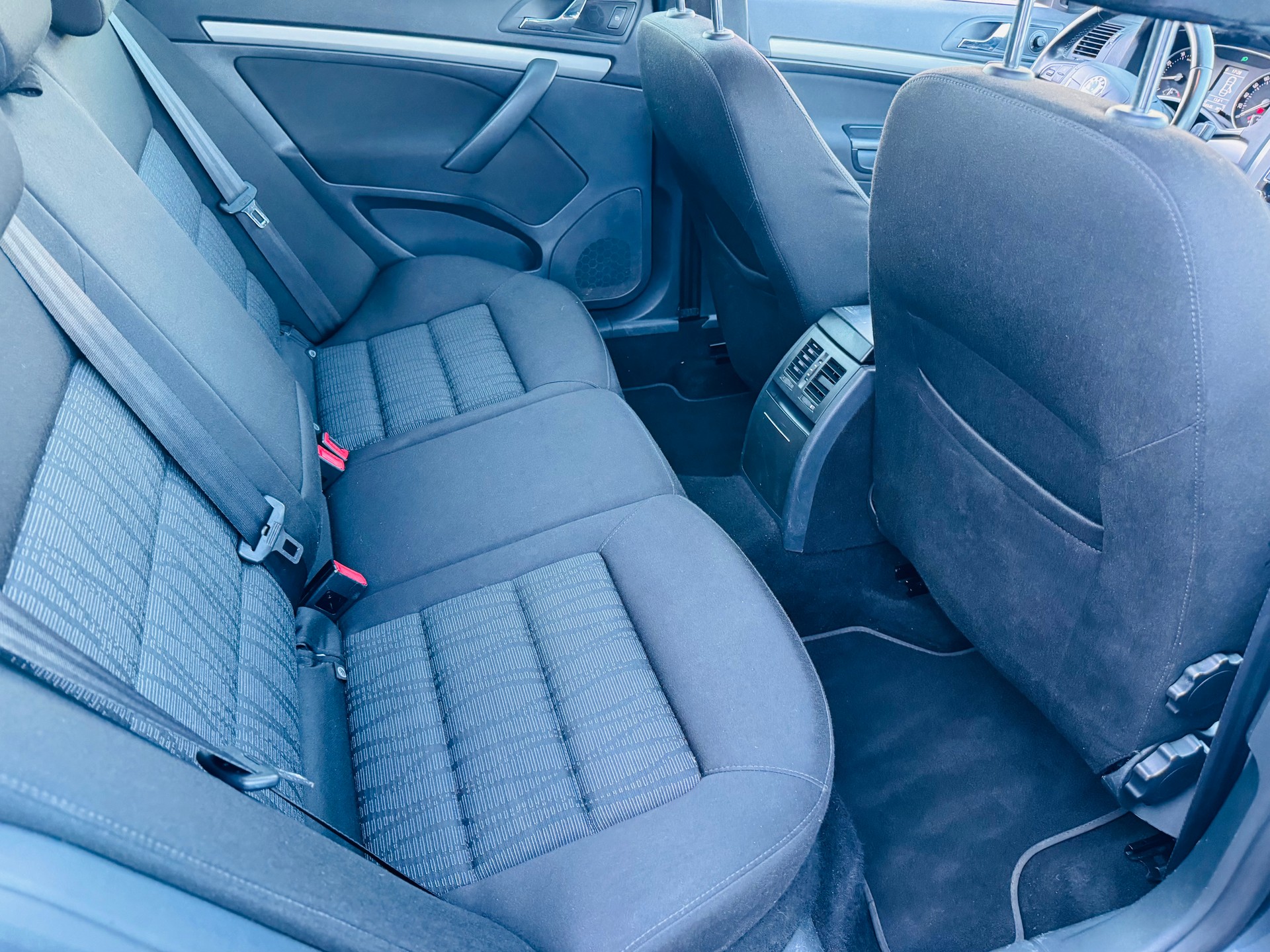 SKODA Octavia Combi 1.8 TSI Elegance-image-11