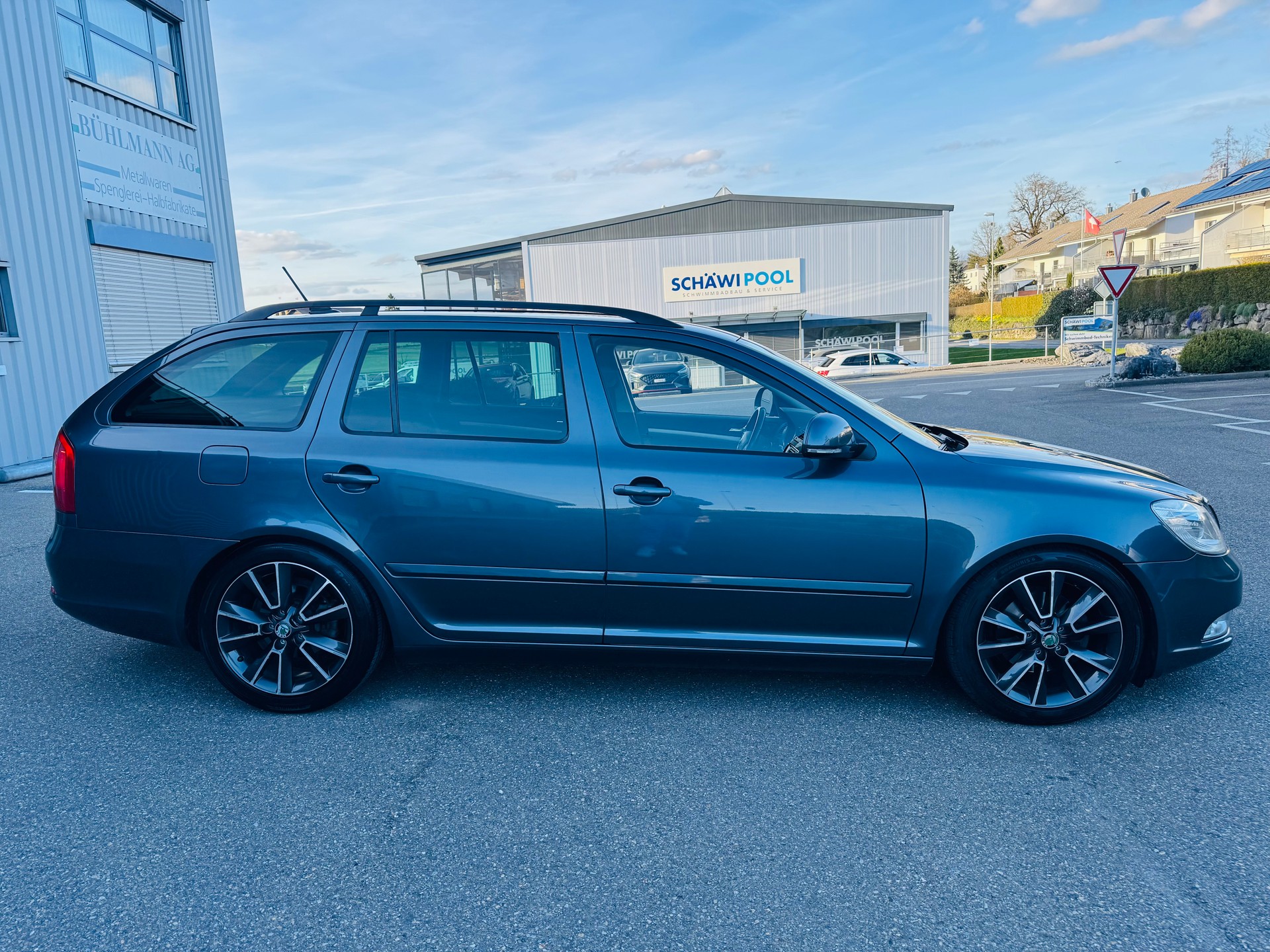 SKODA Octavia Combi 1.8 TSI Elegance-image-7