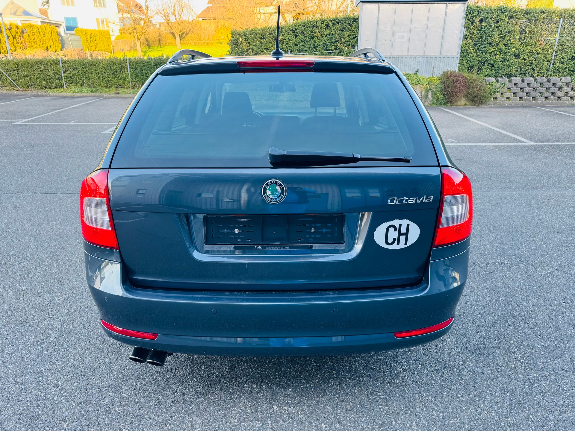 SKODA Octavia Combi 1.8 TSI Elegance-image-4