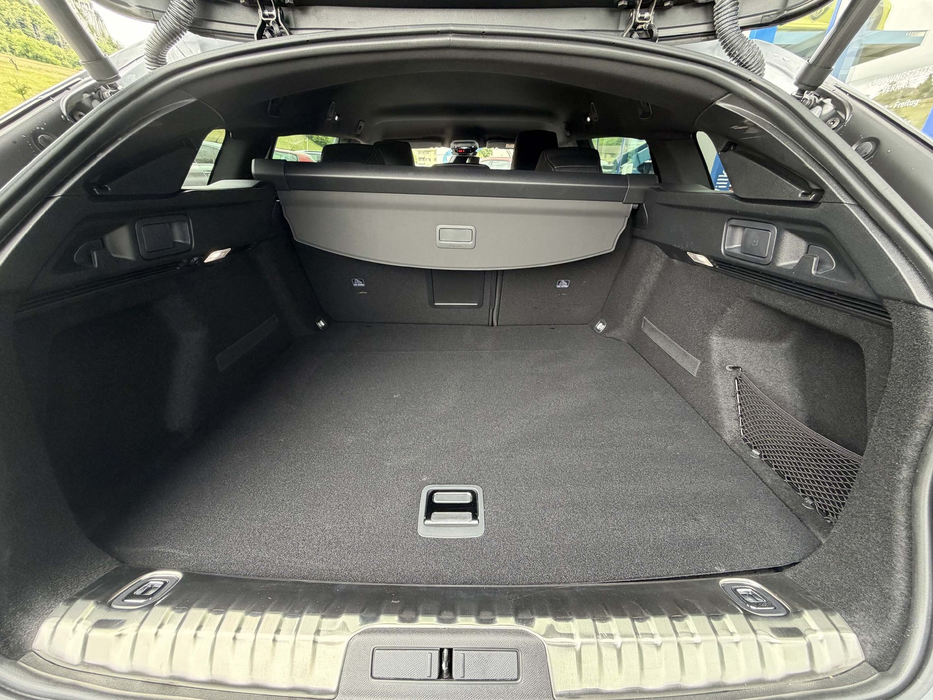 PEUGEOT 508 SW 1.6 Plug-in Hybrid Allure 5 Jahre Werksgarantie-image-15
