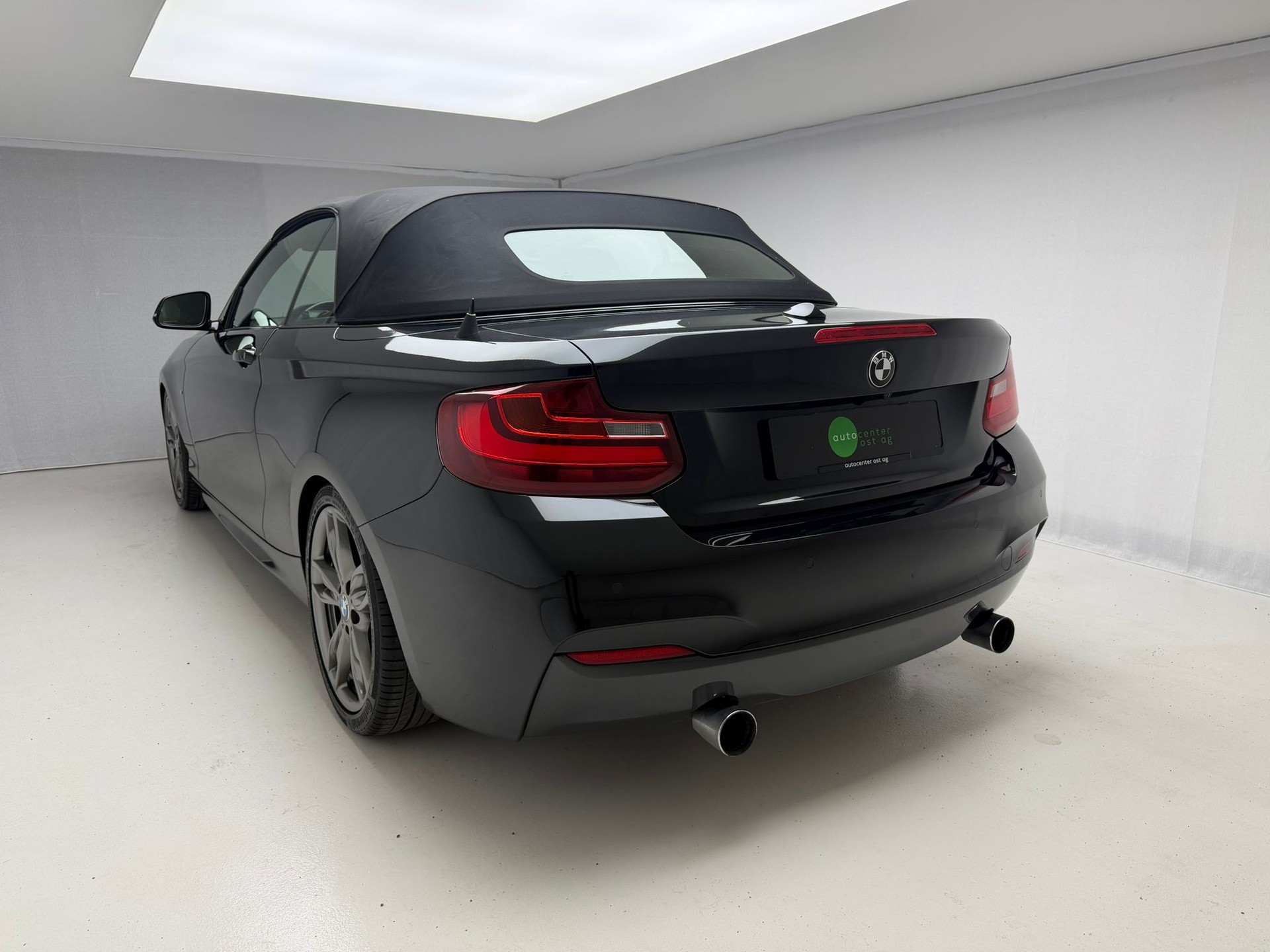 BMW 228i M Sport Steptronic-showroom-element-2