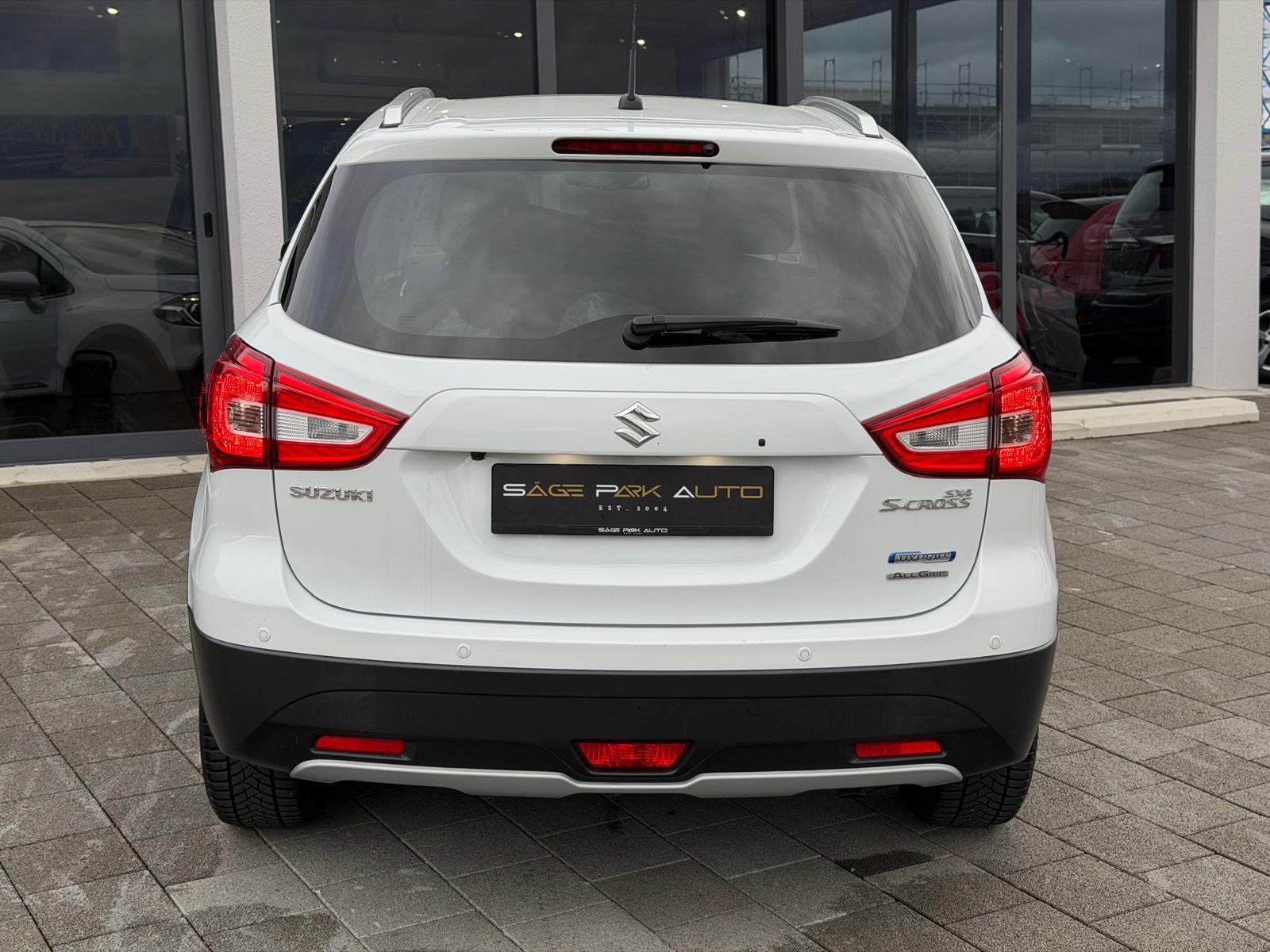 SUZUKI SX4 S-Cross 1.4 T Piz Sulai Top Hybrid 4x4-image-5