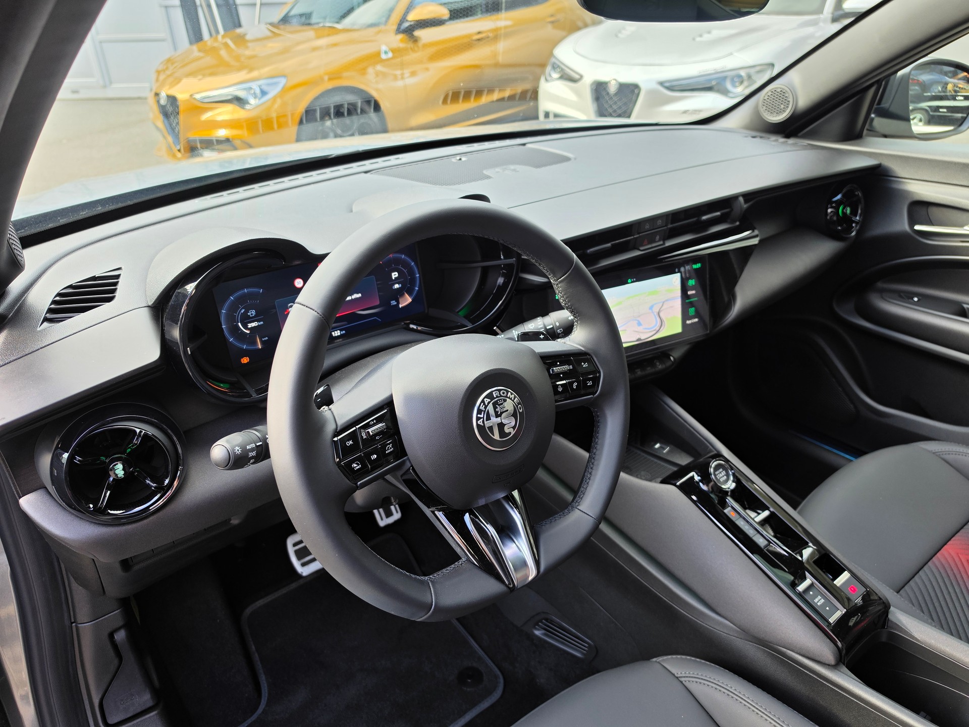 ALFA ROMEO Junior 1.2 Hybrid 145 PS Q4-image-4