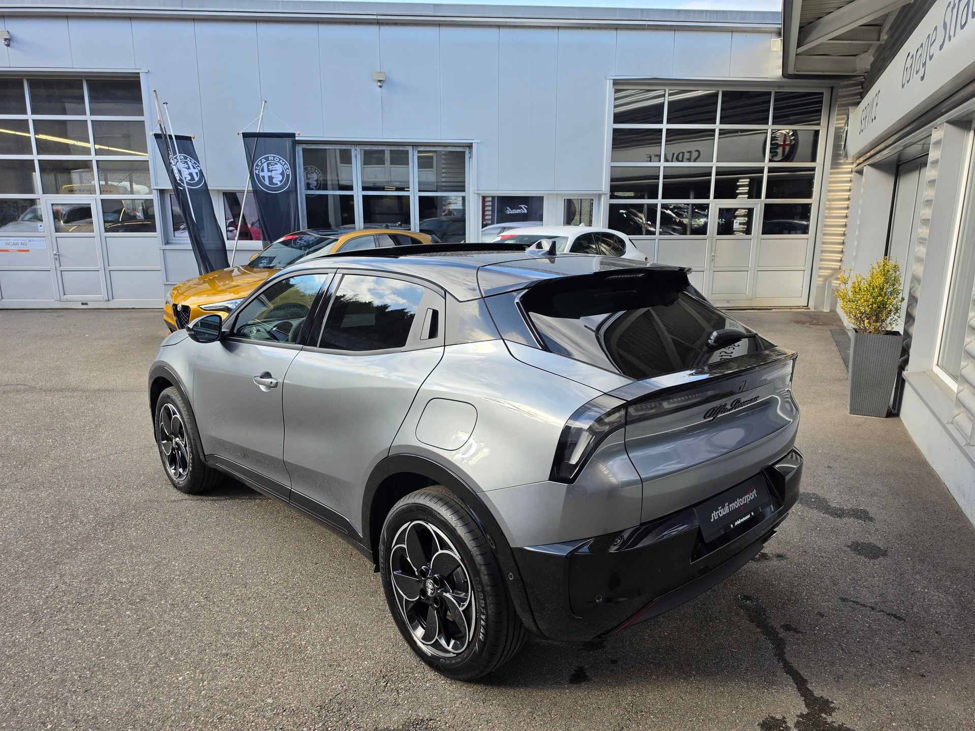 ALFA ROMEO Junior 1.2 Hybrid 145 PS Q4-showroom-element-2