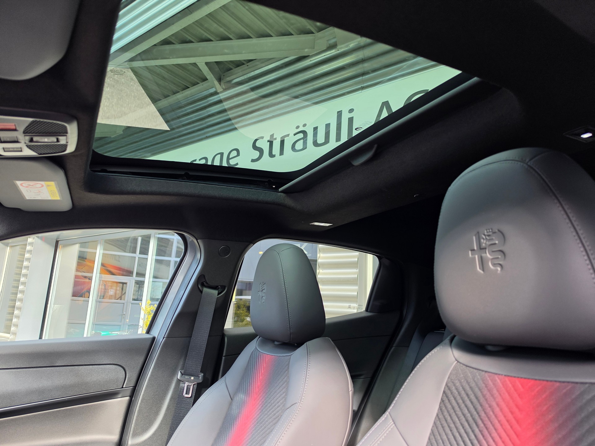 ALFA ROMEO Junior 1.2 Hybrid 145 PS Q4-image-6