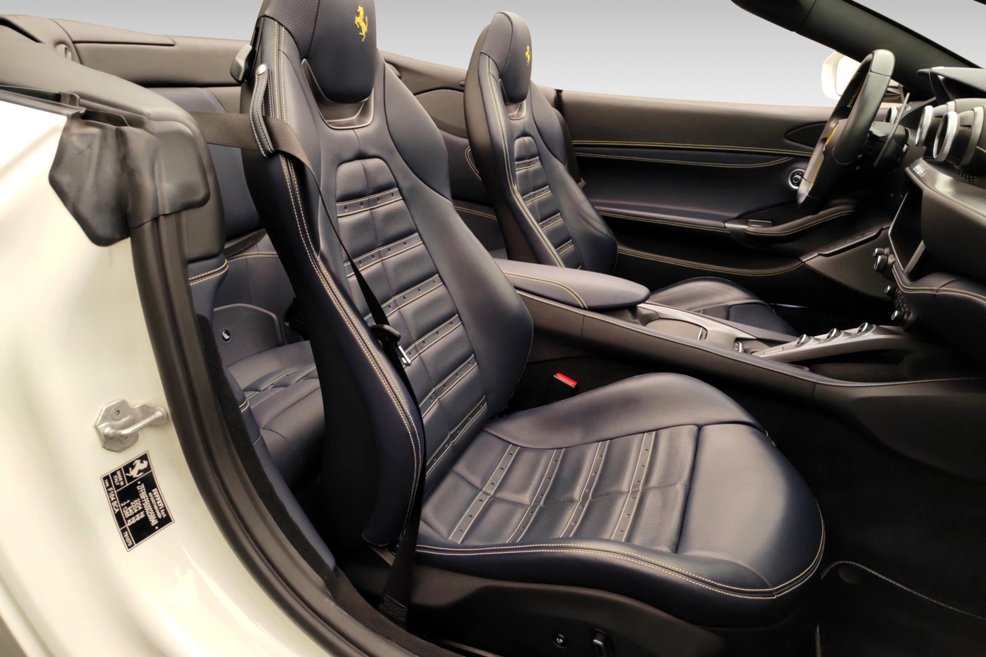 FERRARI Portofino 3.9 V8 T-image-11