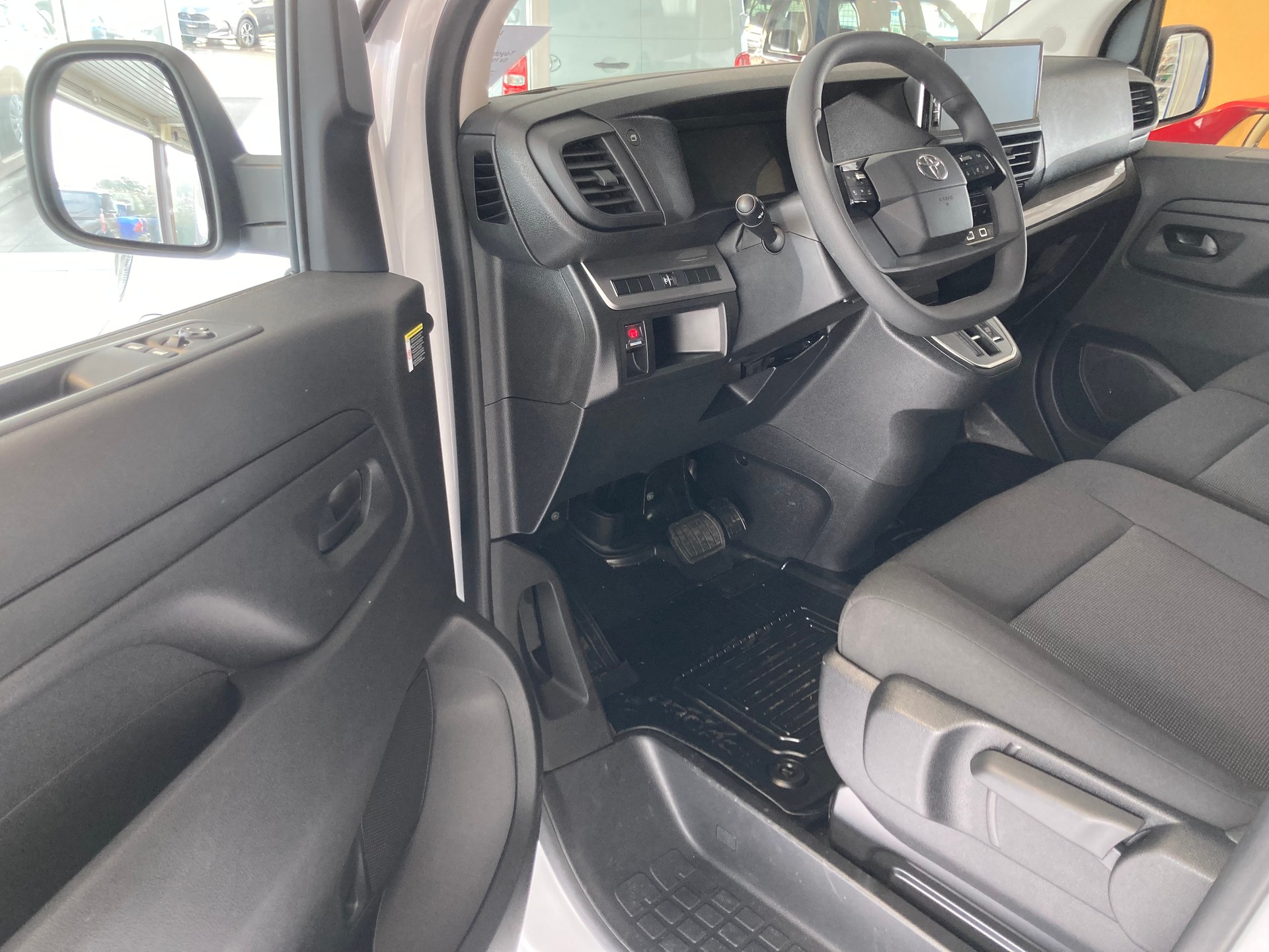 TOYOTA Proace EV 75kWh Long Advanced-image-11