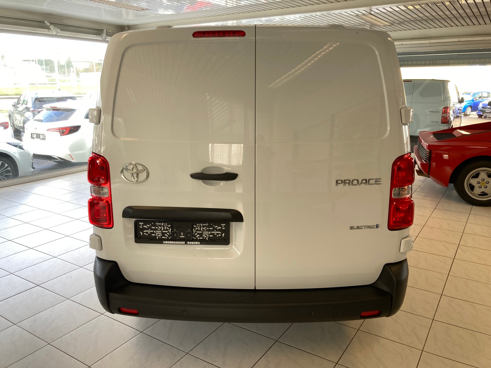 TOYOTA Proace EV 75kWh Long Advanced-image-5