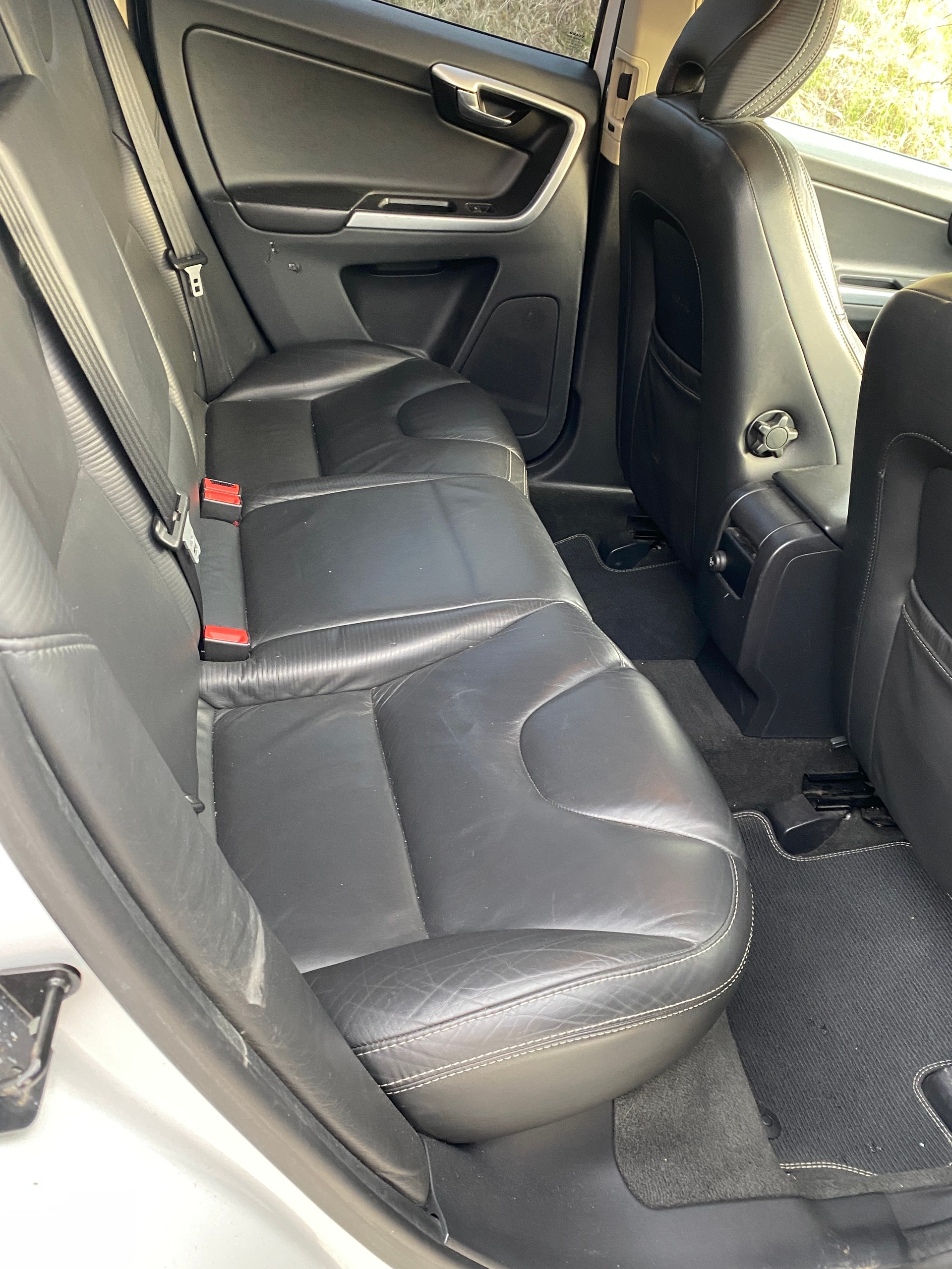 VOLVO XC60 D3 AWD R-Design Geartronic-image-7