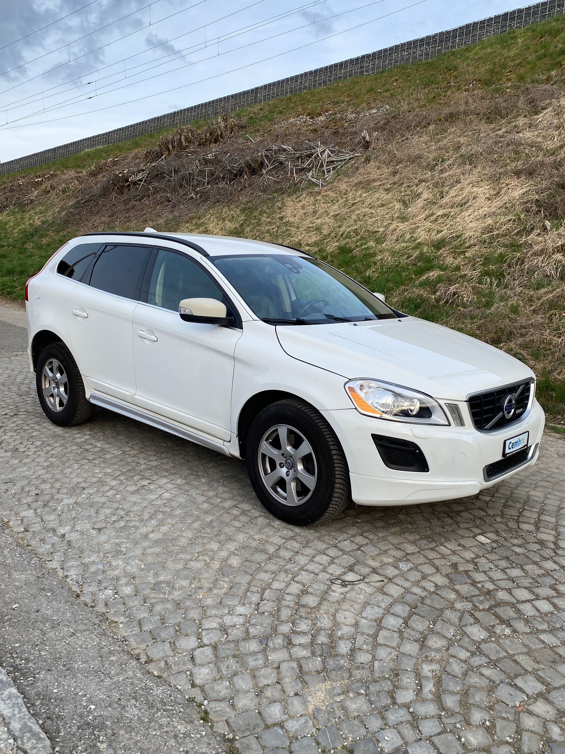 VOLVO XC60 D3 AWD R-Design Geartronic-image-1