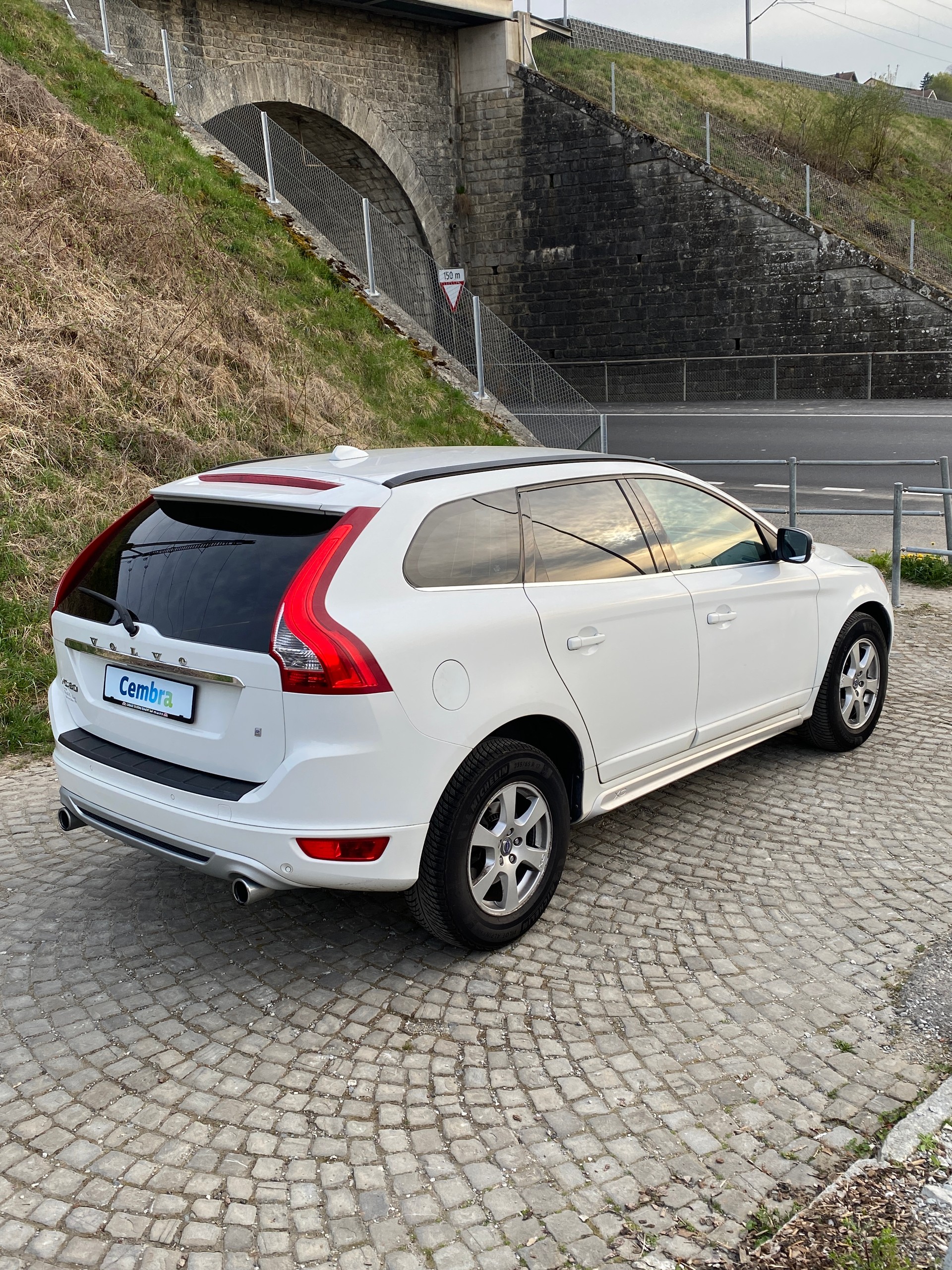 VOLVO XC60 D3 AWD R-Design Geartronic-image-3