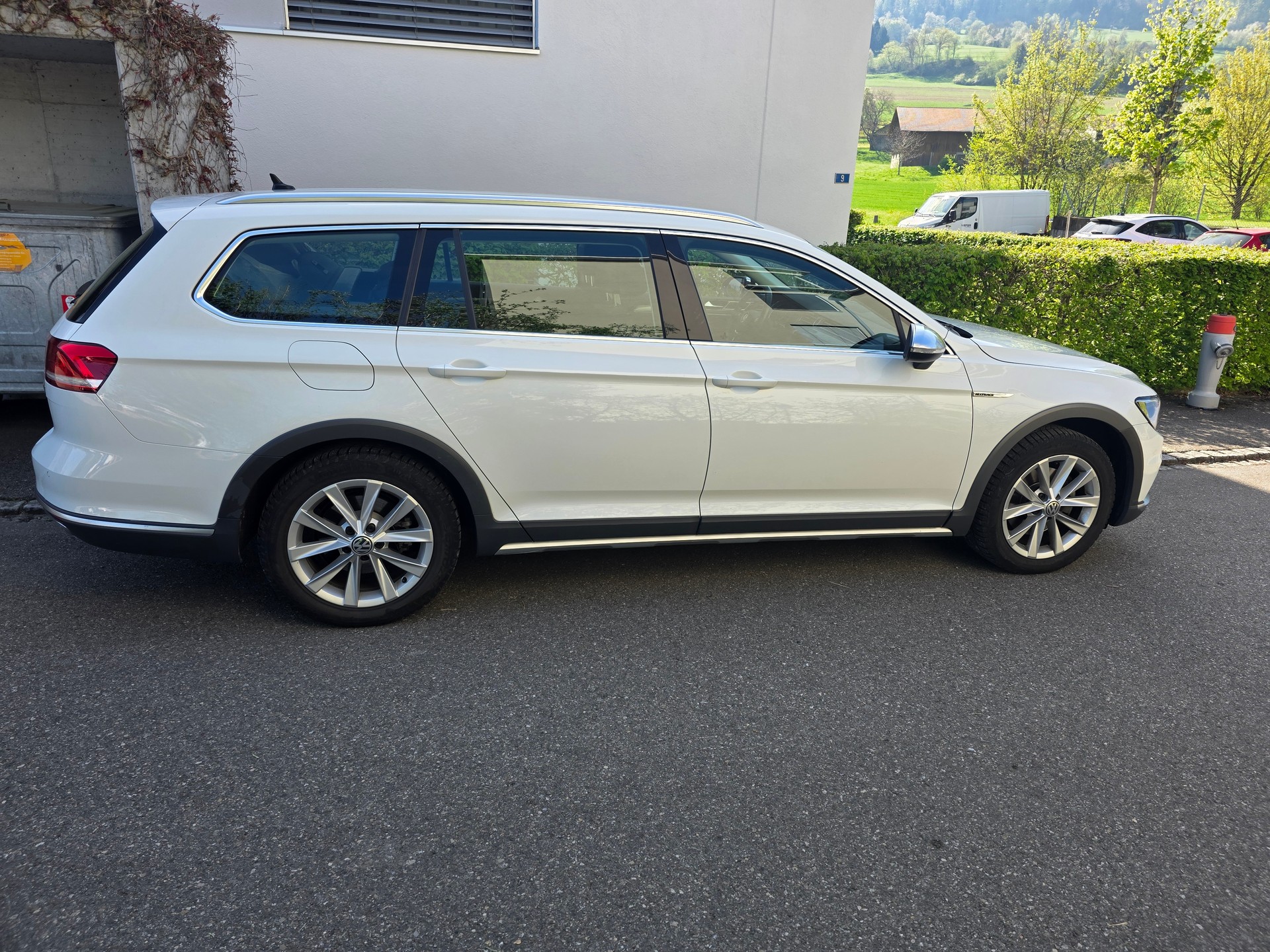VW Passat Alltrack 2.0 TDI BMT 4Motion DSG-image-3