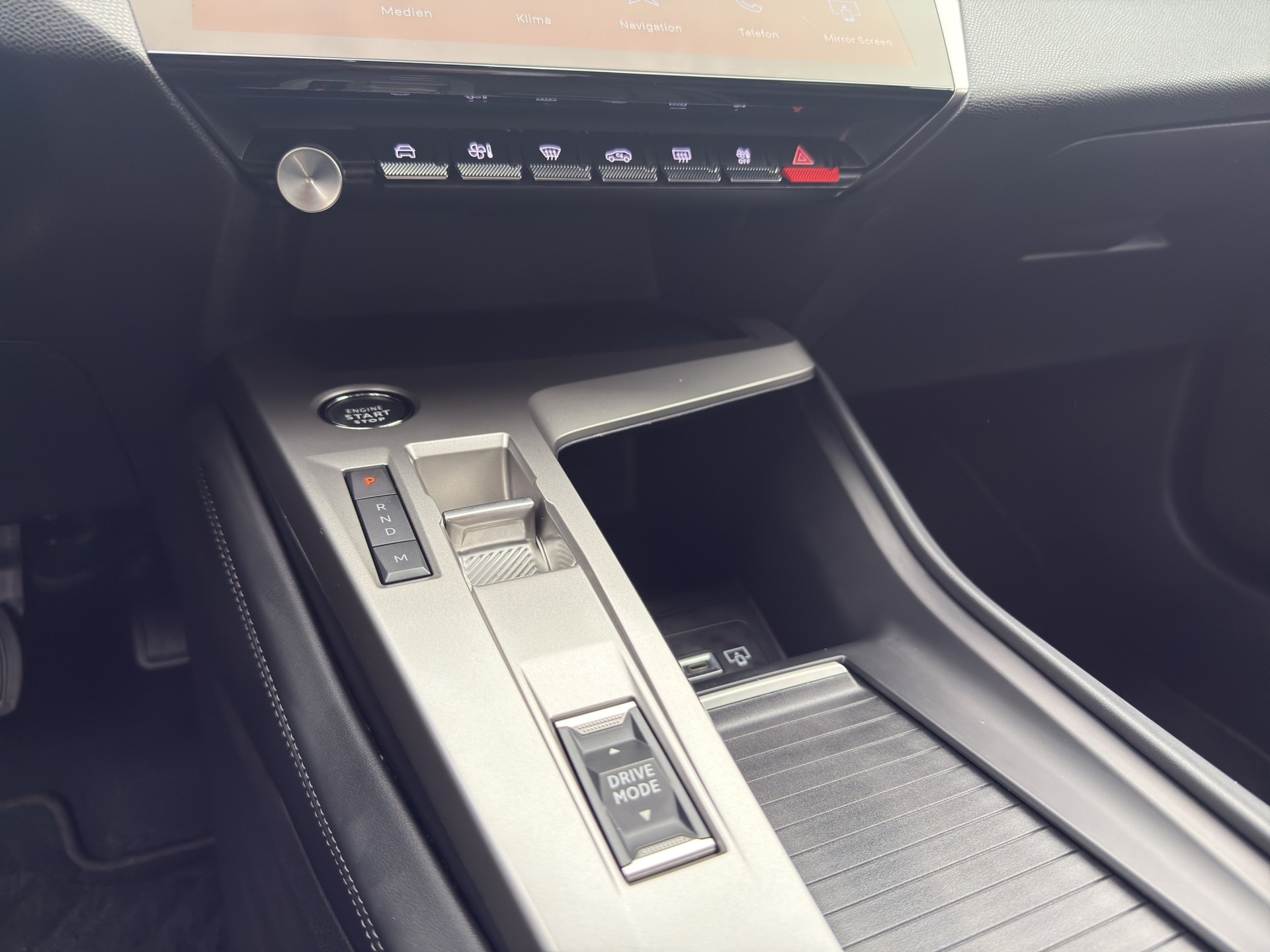 PEUGEOT 308 SW 1.2 Pure Tech Allure EAT8-image-9