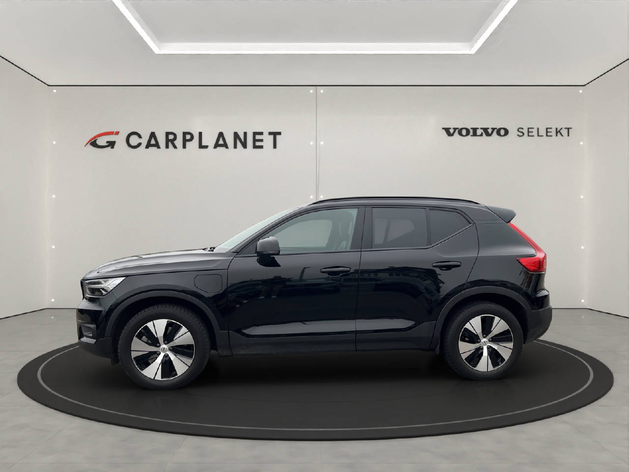 VOLVO XC40 1.5 T5 PiH R-Design-image-1