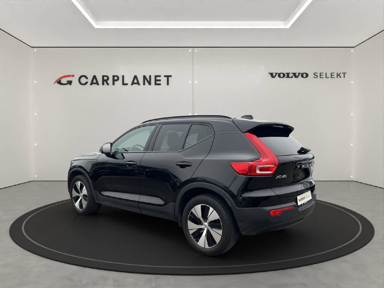 VOLVO XC40 1.5 T5 PiH R-Design-image-3