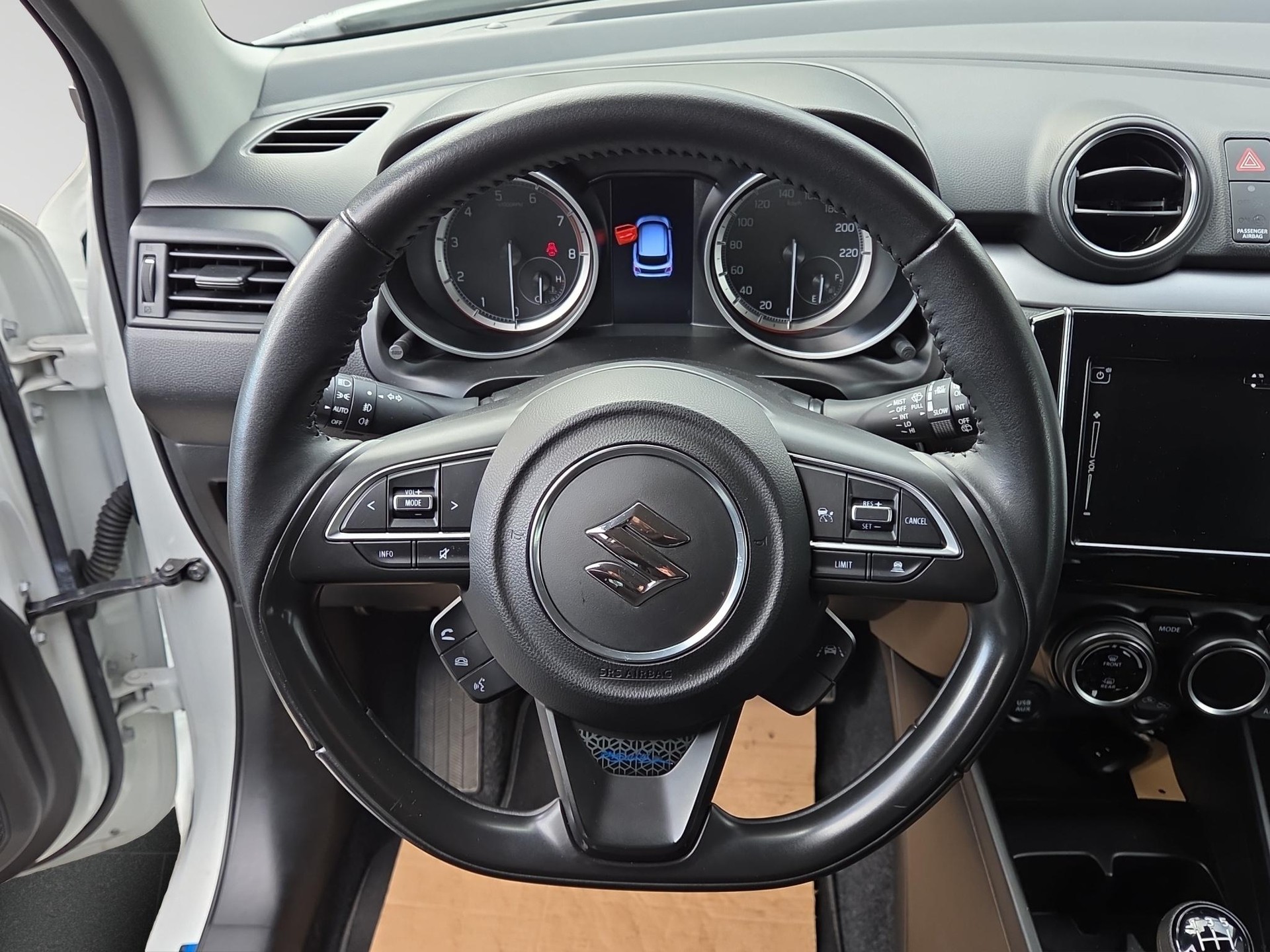 SUZUKI Swift 1.2 Piz Sulai Top Hybrid 4x4-image-9