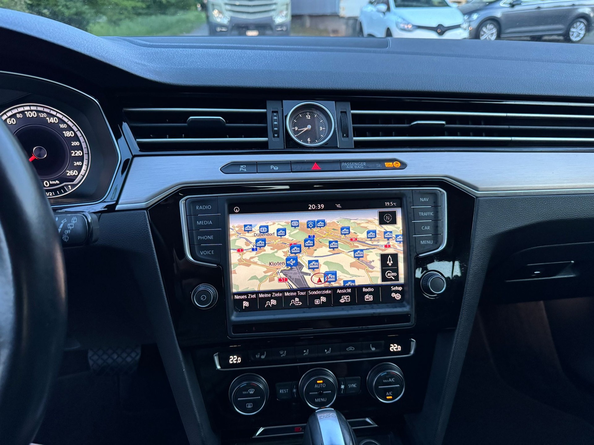 VW Passat Variant 2.0 TDI BMT Highline DSG 4Motion-image-26