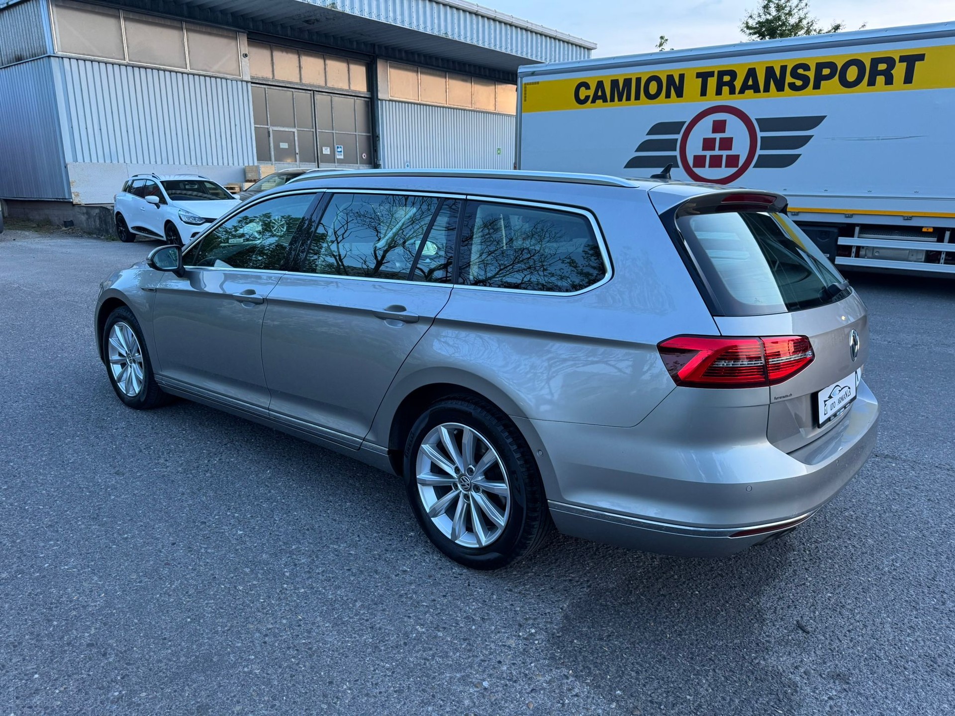 VW Passat Variant 2.0 TDI BMT Highline DSG 4Motion-image-4