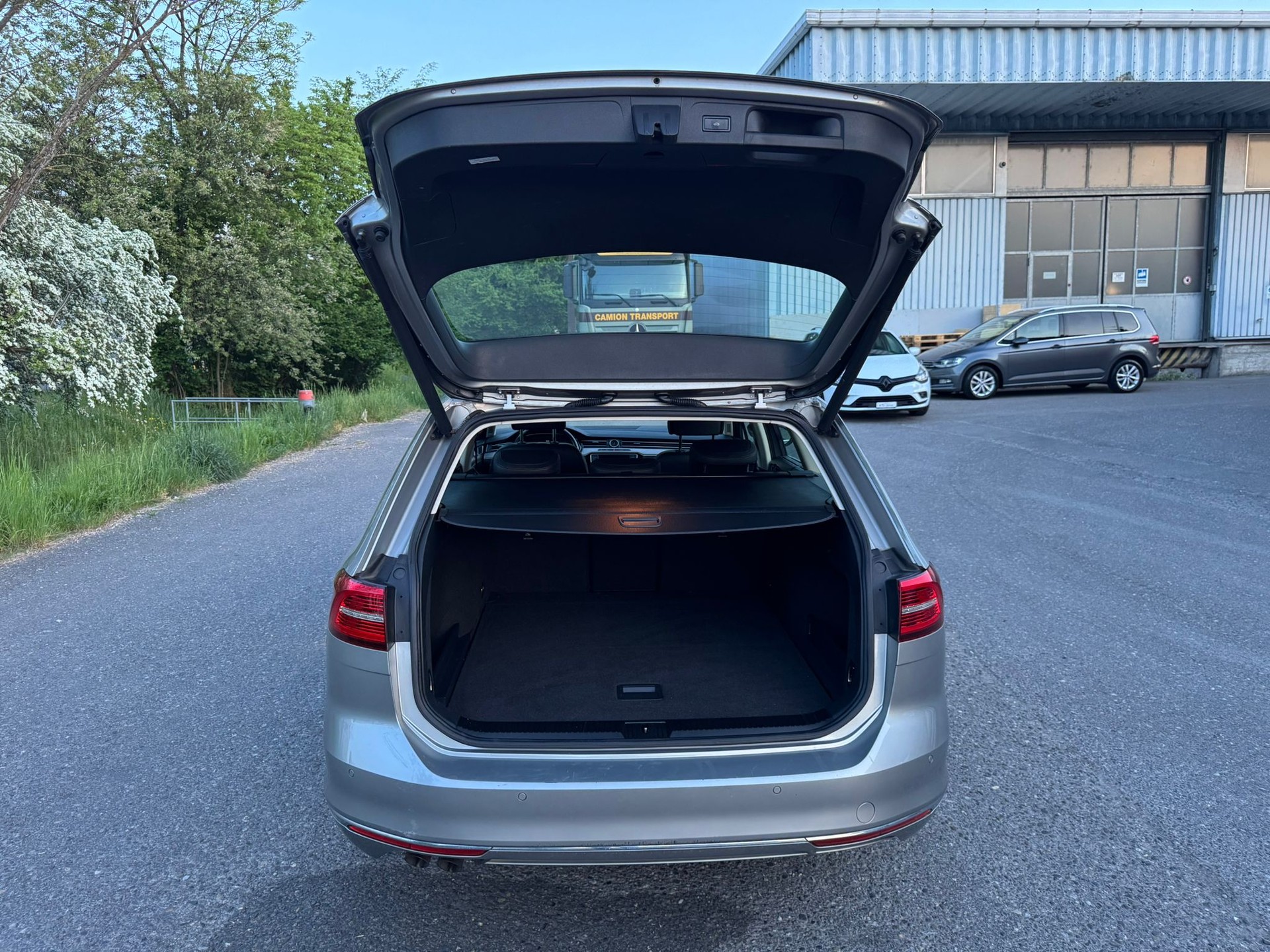VW Passat Variant 2.0 TDI BMT Highline DSG 4Motion-image-6