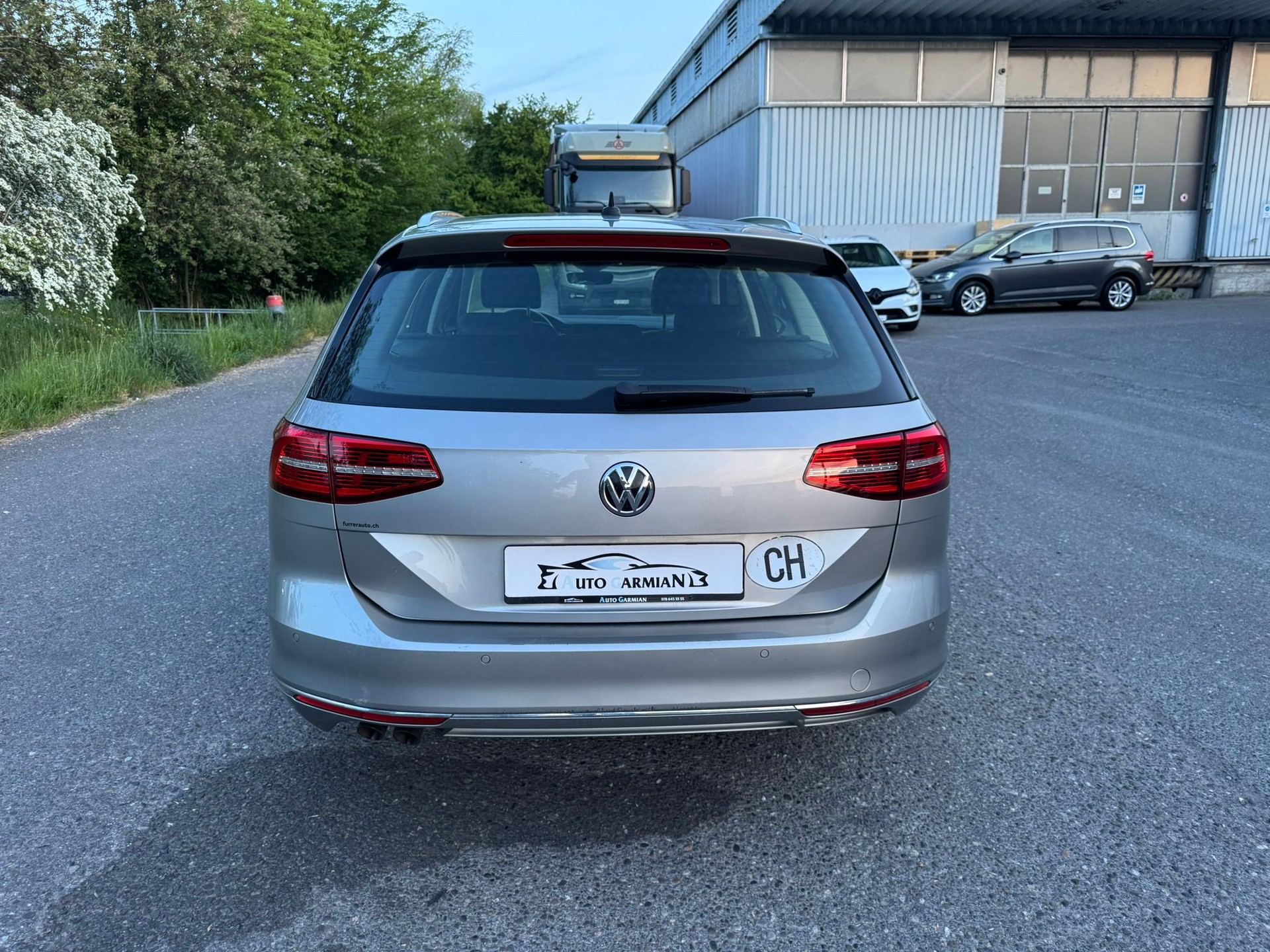 VW Passat Variant 2.0 TDI BMT Highline DSG 4Motion-image-3