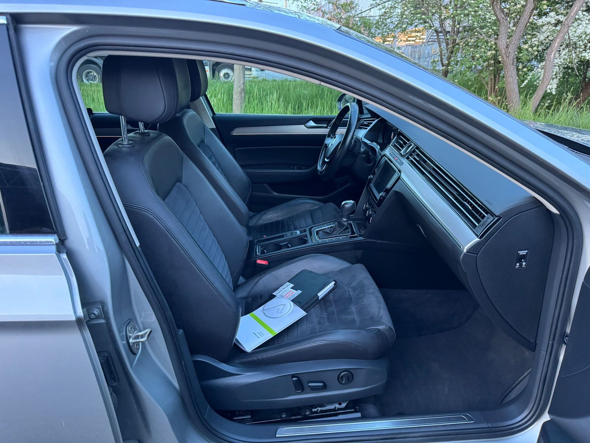 VW Passat Variant 2.0 TDI BMT Highline DSG 4Motion-image-12