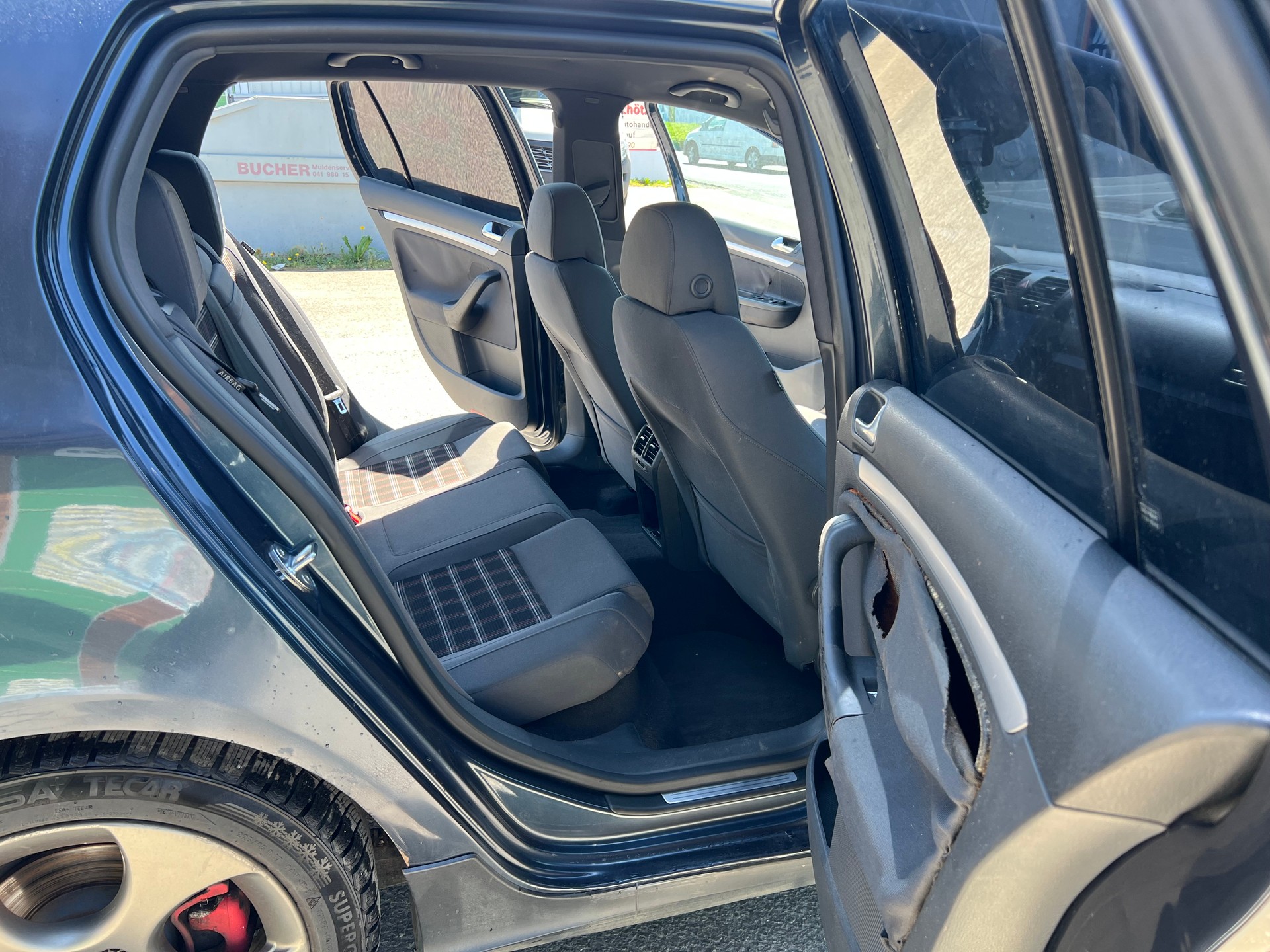 VW Golf 2.0 TFSI GTI-image-10