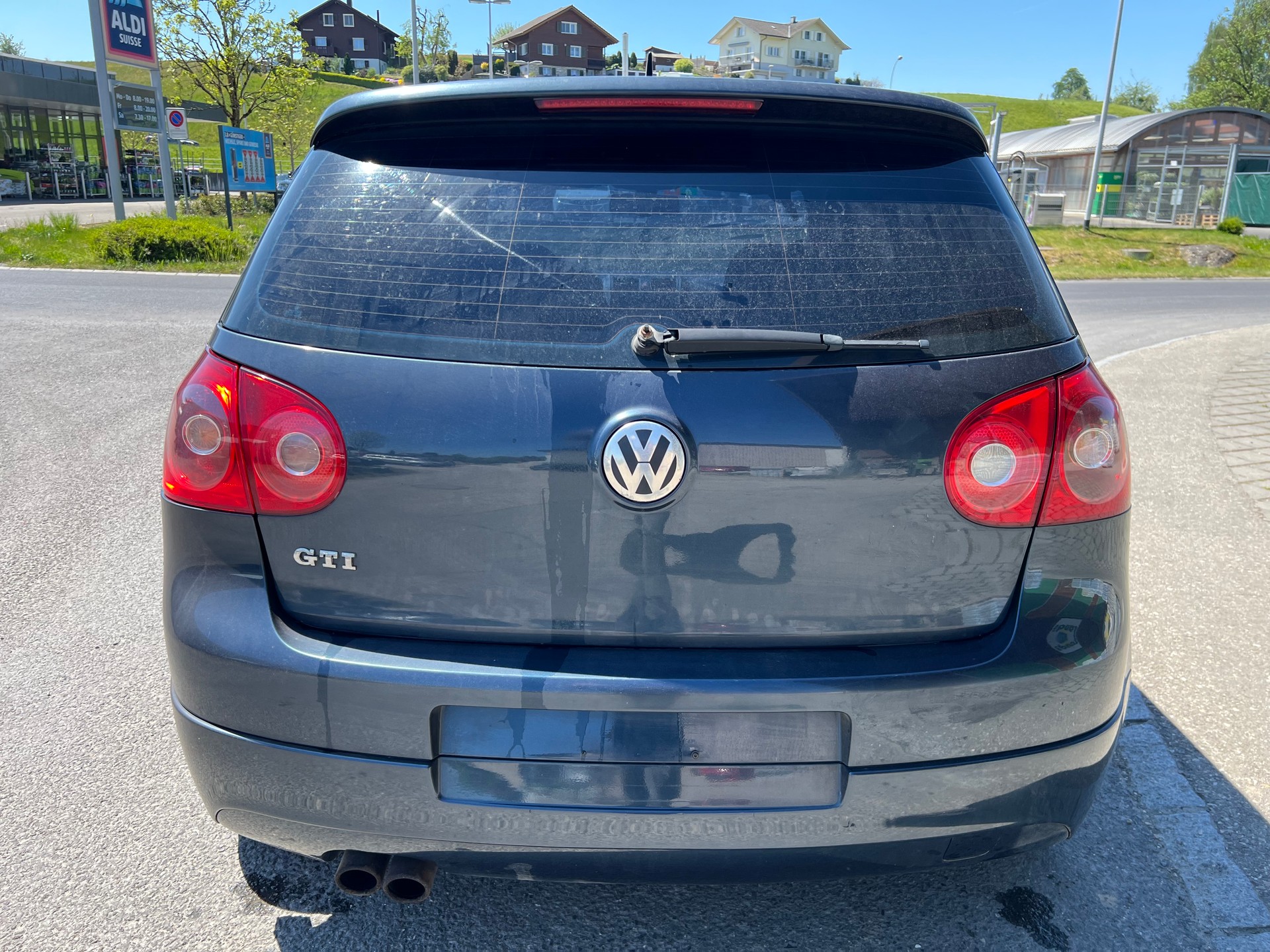 VW Golf 2.0 TFSI GTI-image-1