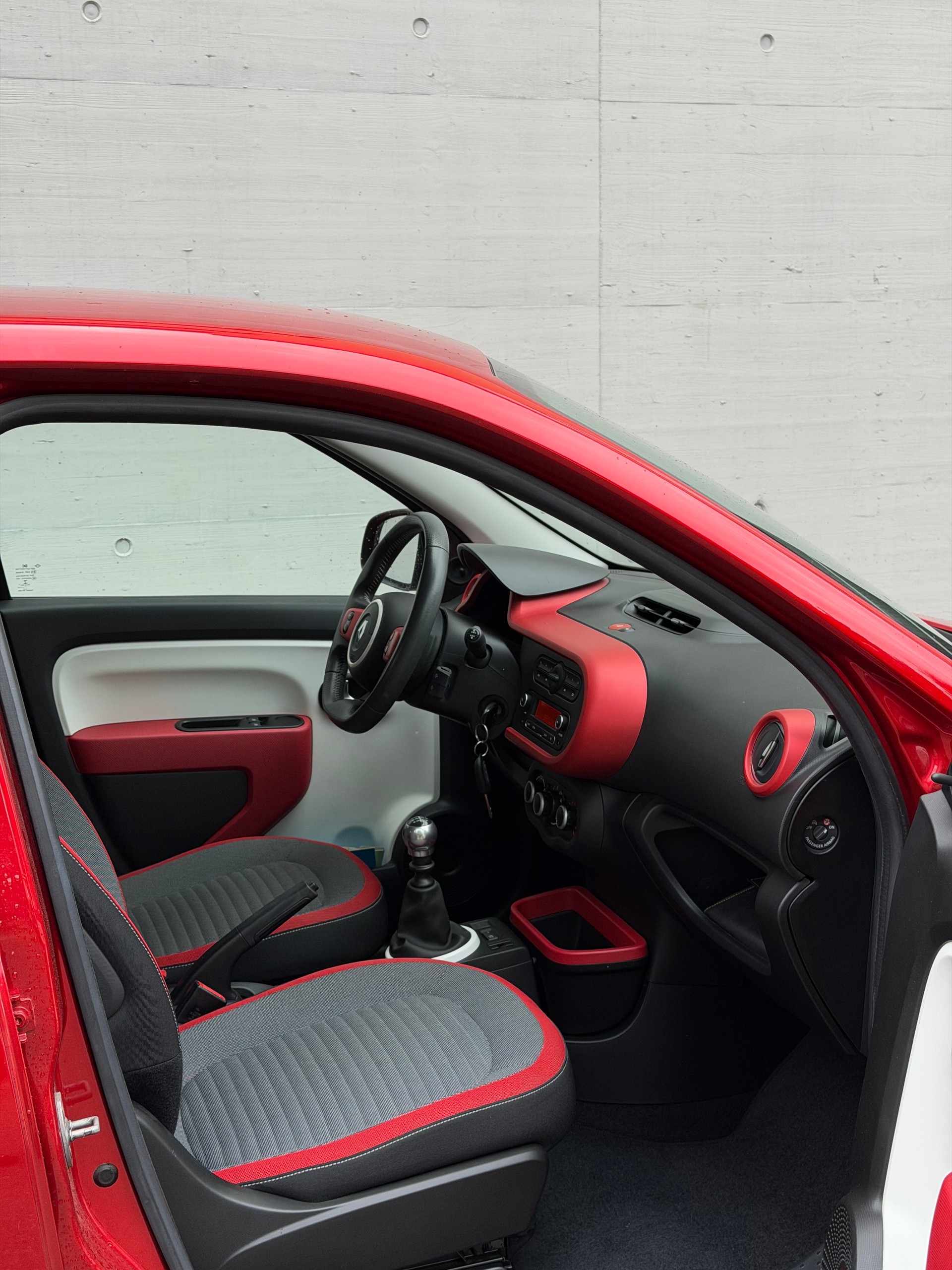 RENAULT Twingo 0.9 Swiss Edition-image-6