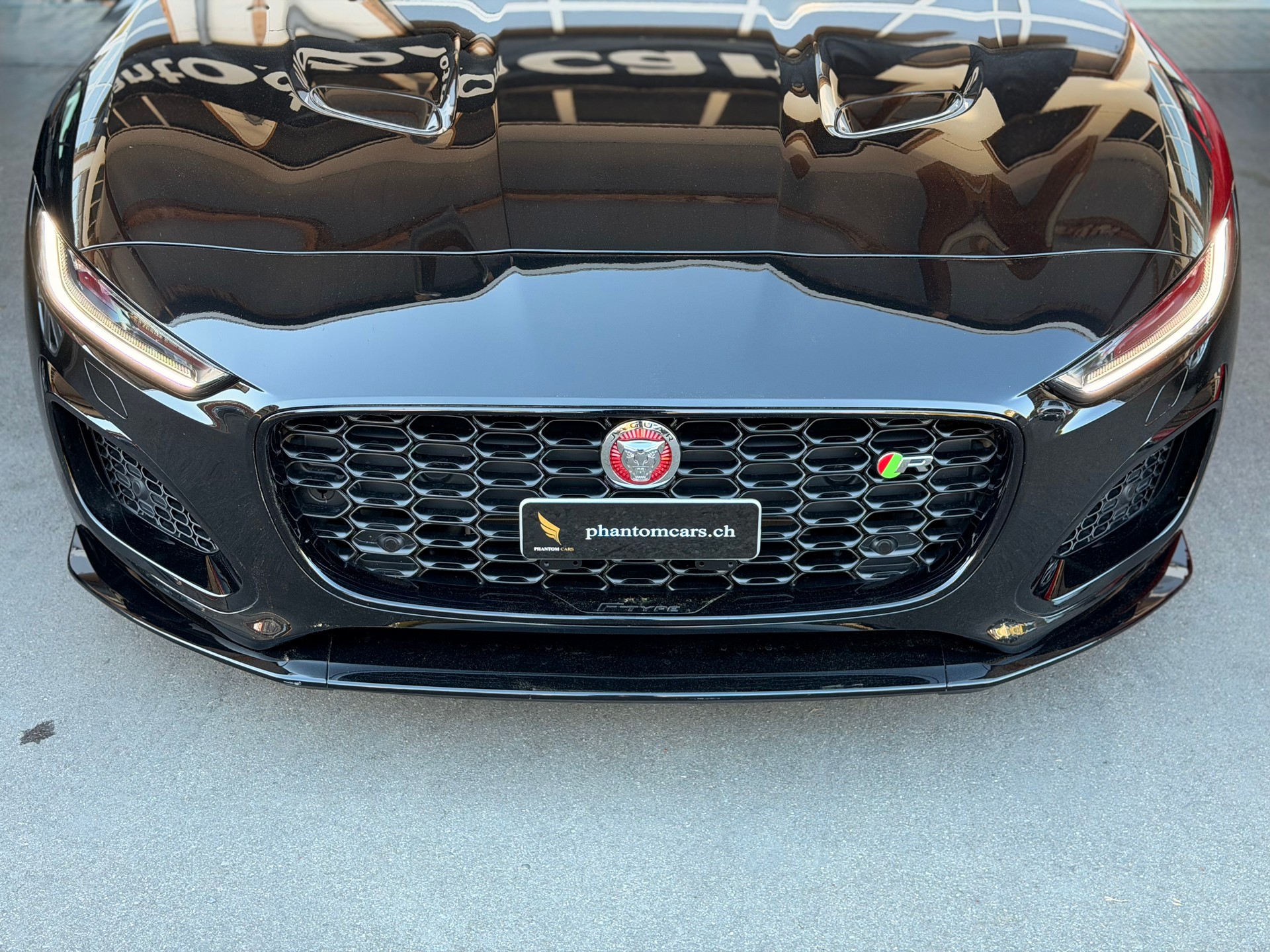 JAGUAR F-Type Convertible 5.0 V8 R75 AWD Automatik-image-24