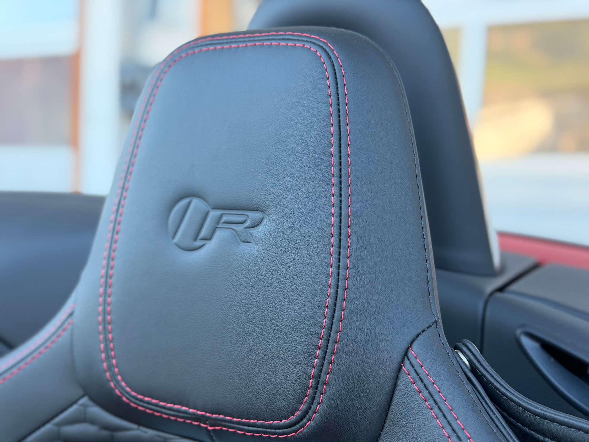 JAGUAR F-Type Convertible 5.0 V8 R75 AWD Automatik-image-23