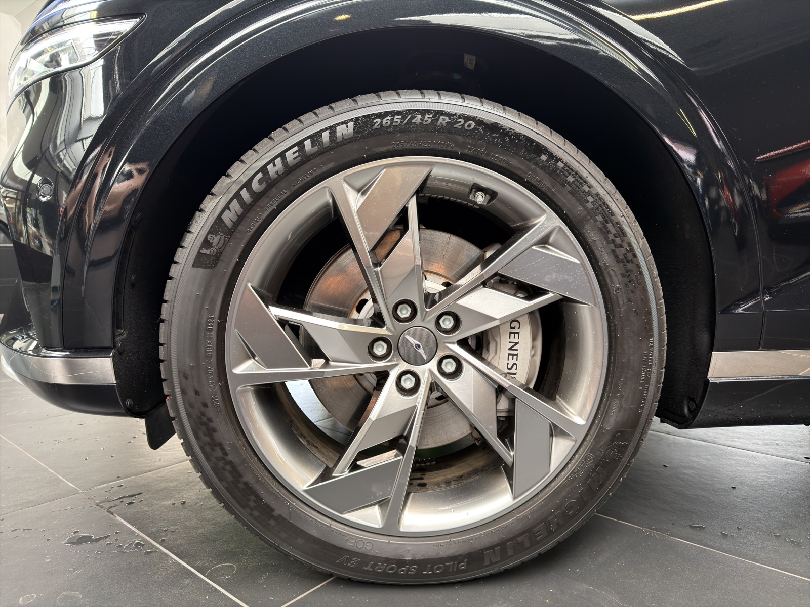 GENESIS GV70 Electrified Sport kWh 77,4 AWD-image-15