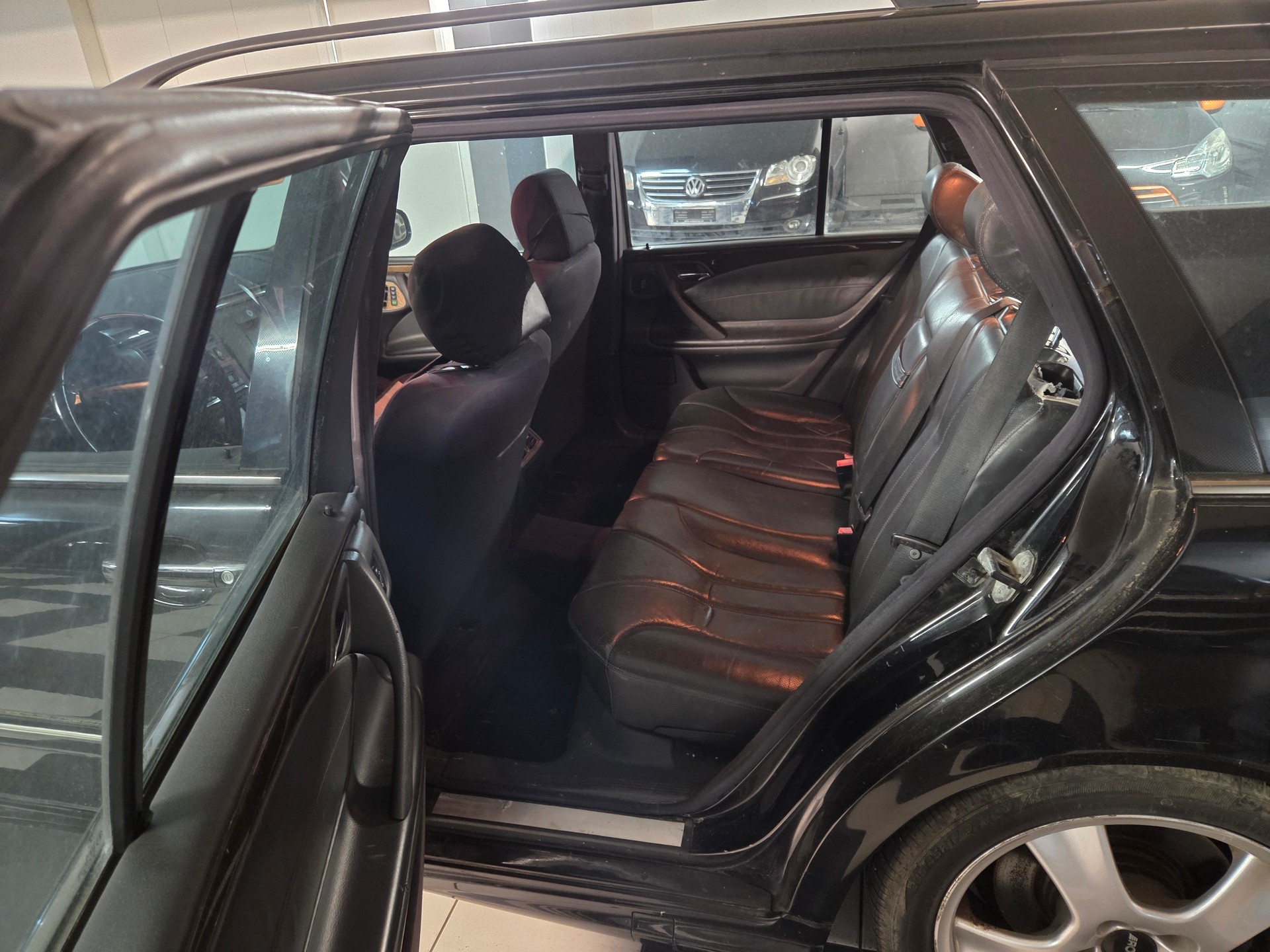 MERCEDES-BENZ E 55 AMG Avantgarde Automatic-image-8