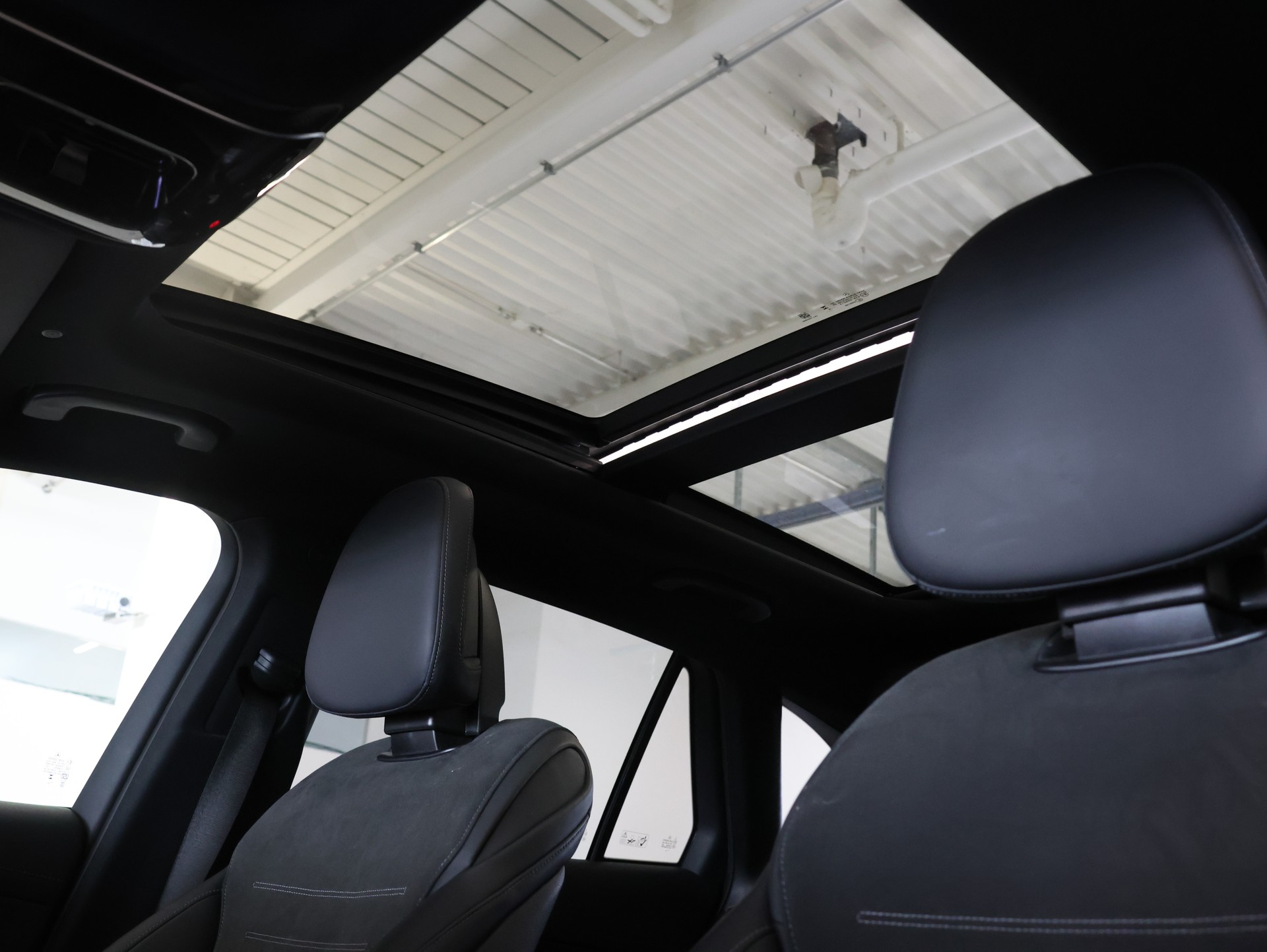 MERCEDES-BENZ GLC 220 d AMG Line 4Matic 9G-Tronic *Werksgarantie*Panorama*AHK*-image-24