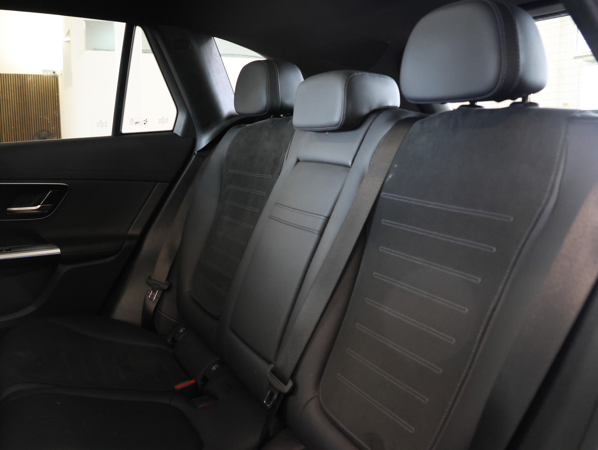 MERCEDES-BENZ GLC 220 d AMG Line 4Matic 9G-Tronic *Werksgarantie*Panorama*AHK*-image-25