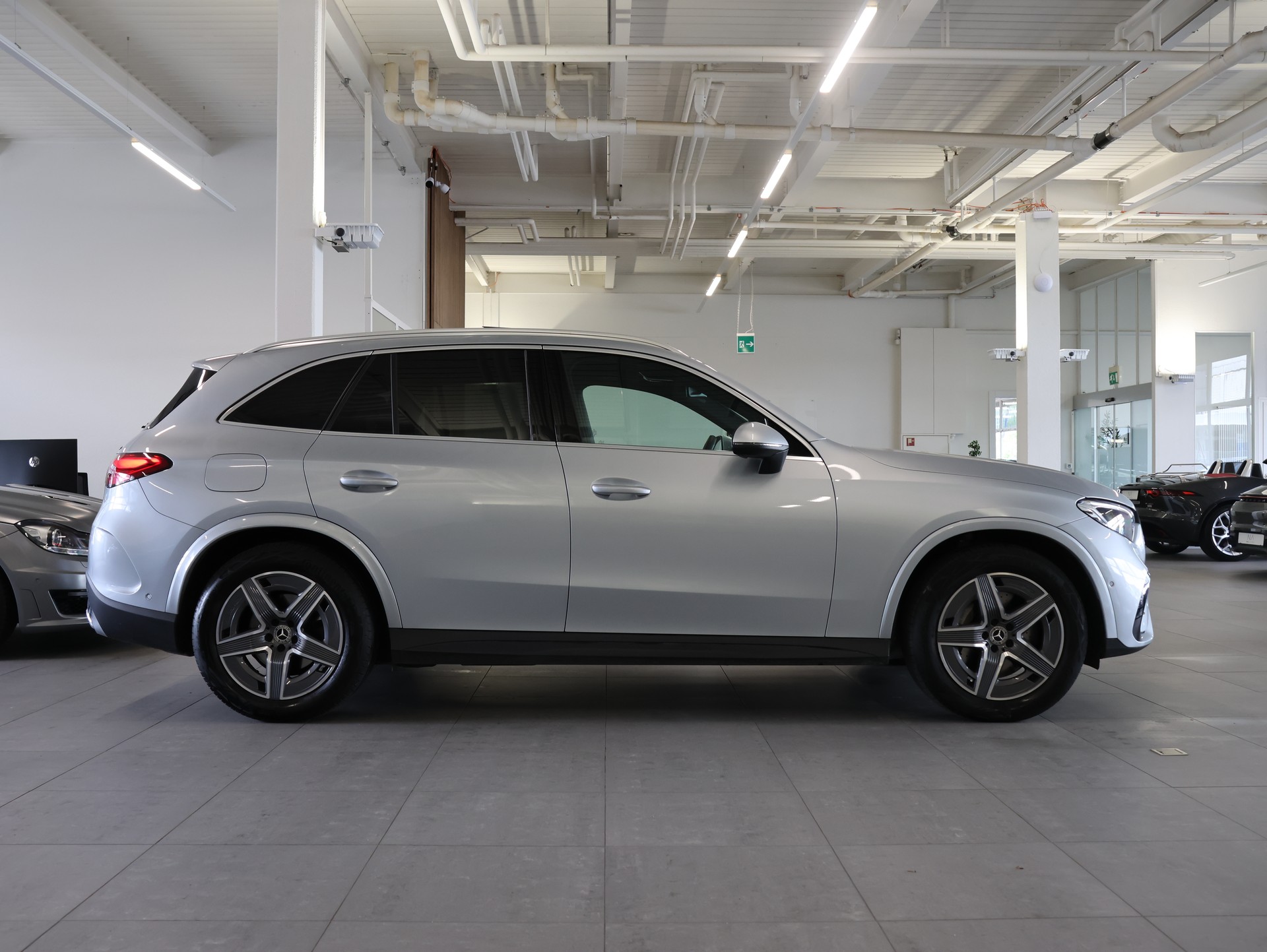 MERCEDES-BENZ GLC 220 d AMG Line 4Matic 9G-Tronic *Werksgarantie*Panorama*AHK*-image-6