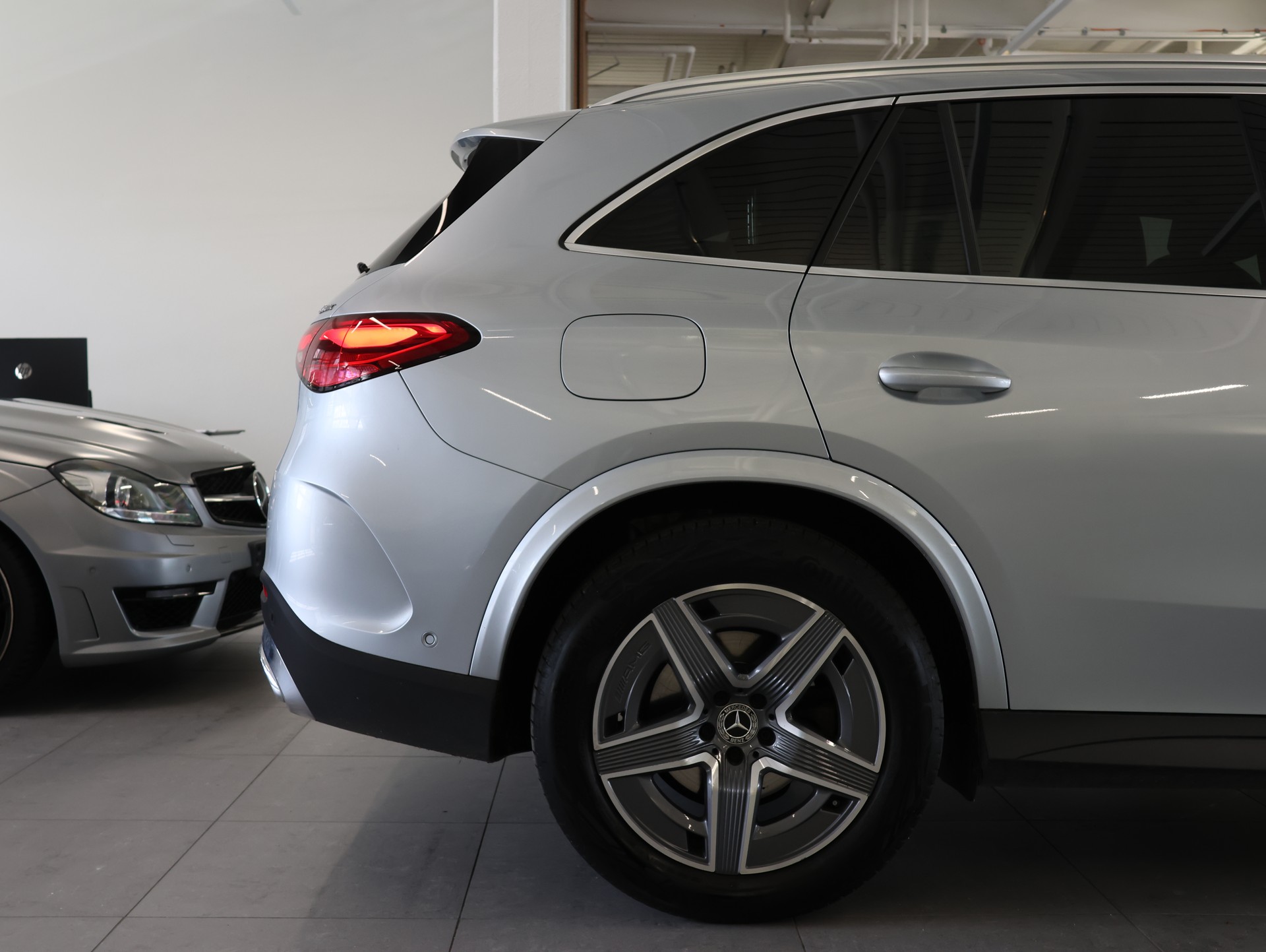 MERCEDES-BENZ GLC 220 d AMG Line 4Matic 9G-Tronic *Werksgarantie*Panorama*AHK*-image-15